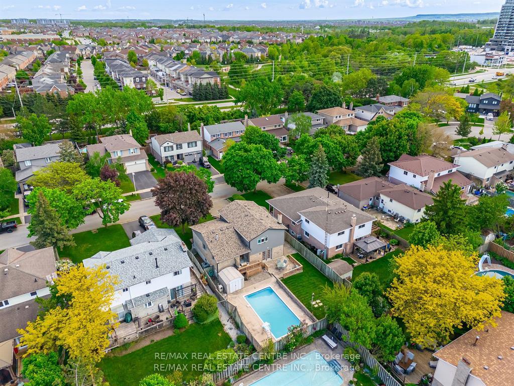 Photo 43 of 583 Moorelands Crescent, Milton, Timberlea — HOMEH