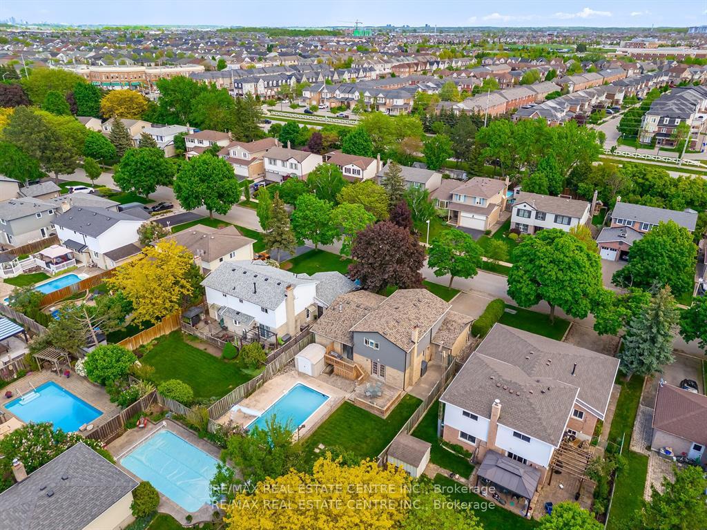 Photo 44 of 583 Moorelands Crescent, Milton, Timberlea — HOMEH