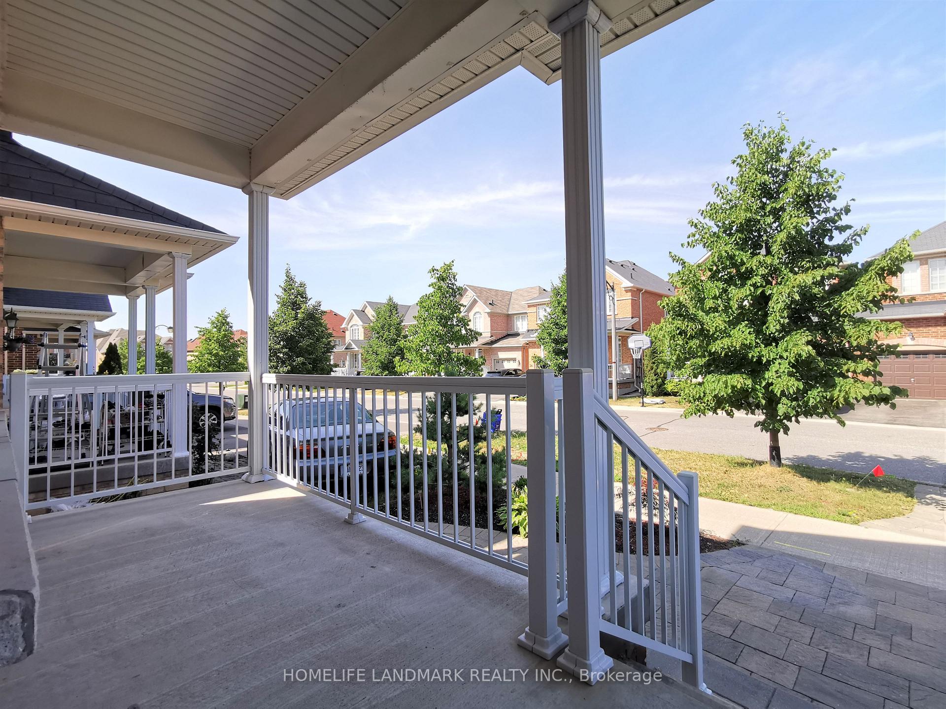 Photo 2 of 27 Mead Terrace, Markham, Wismer — HOMEH