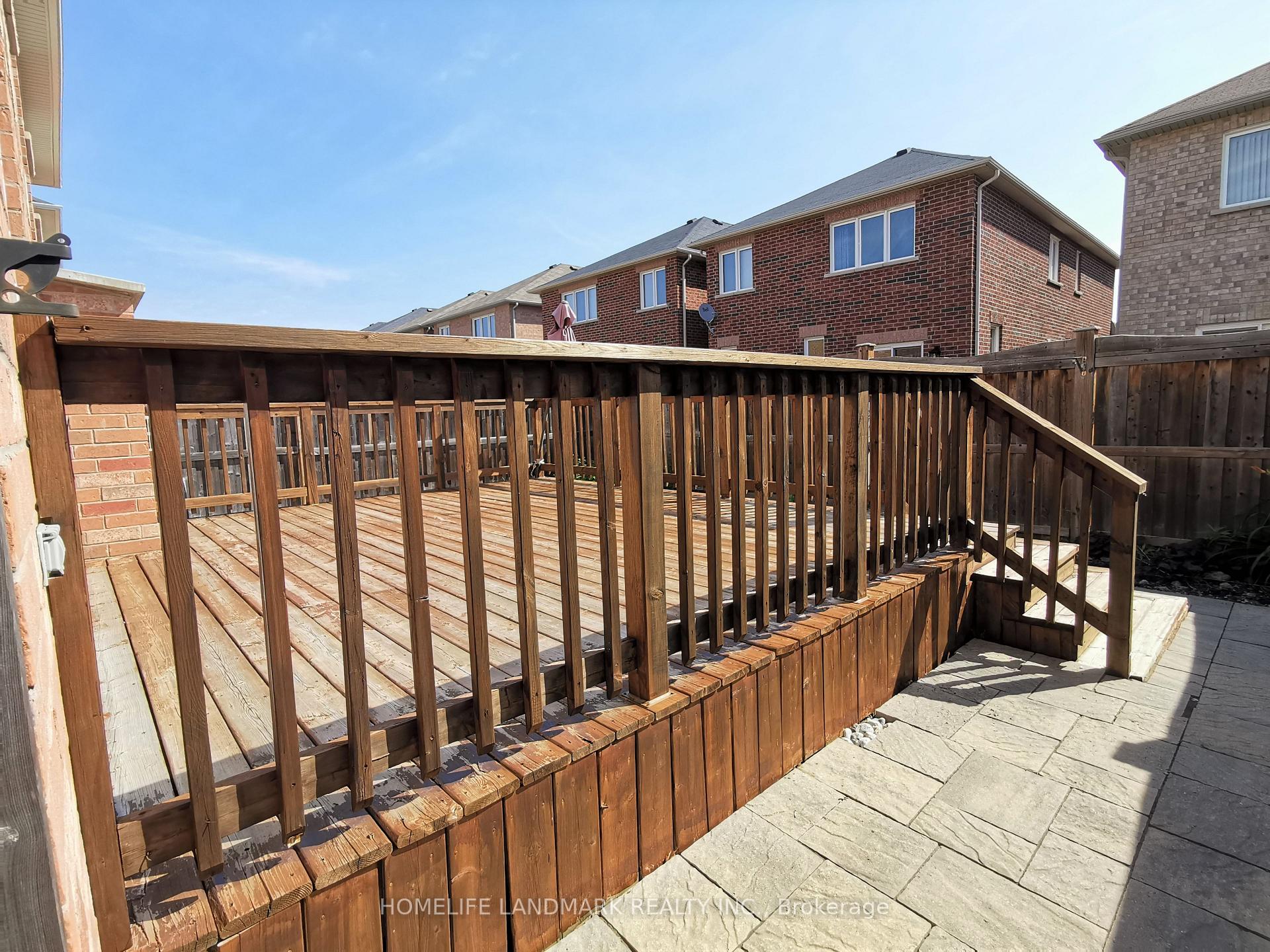 Photo 4 of 27 Mead Terrace, Markham, Wismer — HOMEH