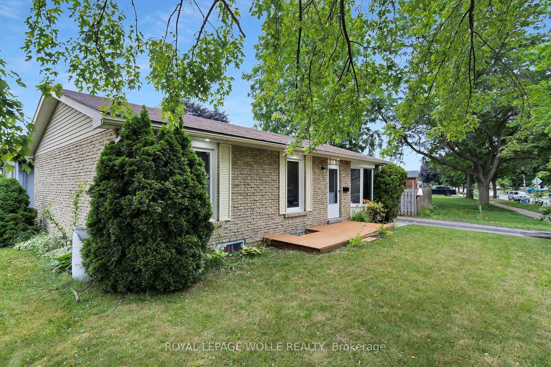 Photo 1 of 262 Heritage Drive, Kitchener — HOMEH