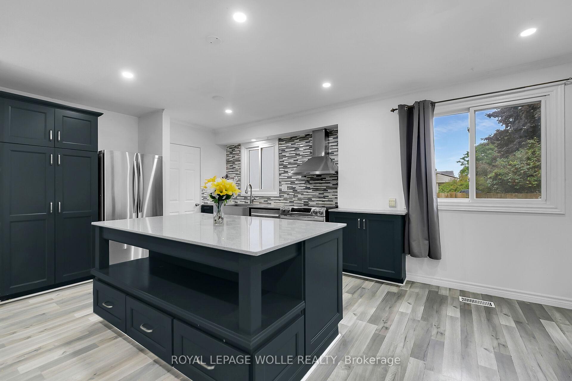 Photo 6 of 262 Heritage Drive, Kitchener — HOMEH