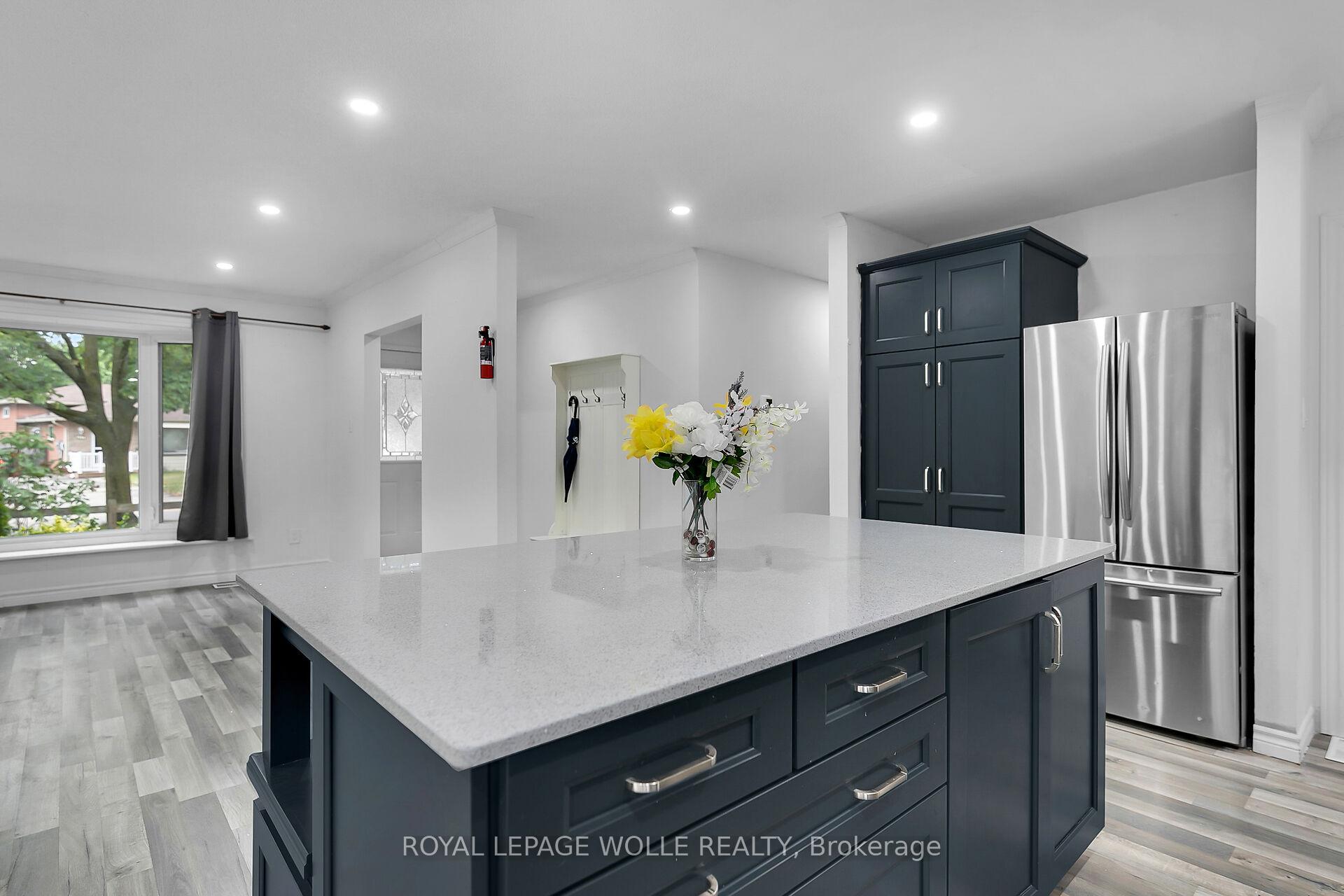 Photo 9 of 262 Heritage Drive, Kitchener — HOMEH