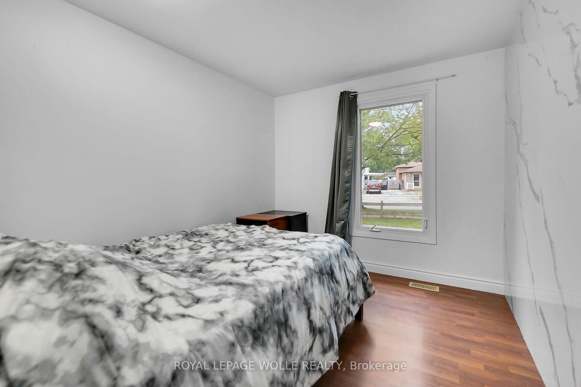 Photo 13 of 262 Heritage Drive, Kitchener — HOMEH