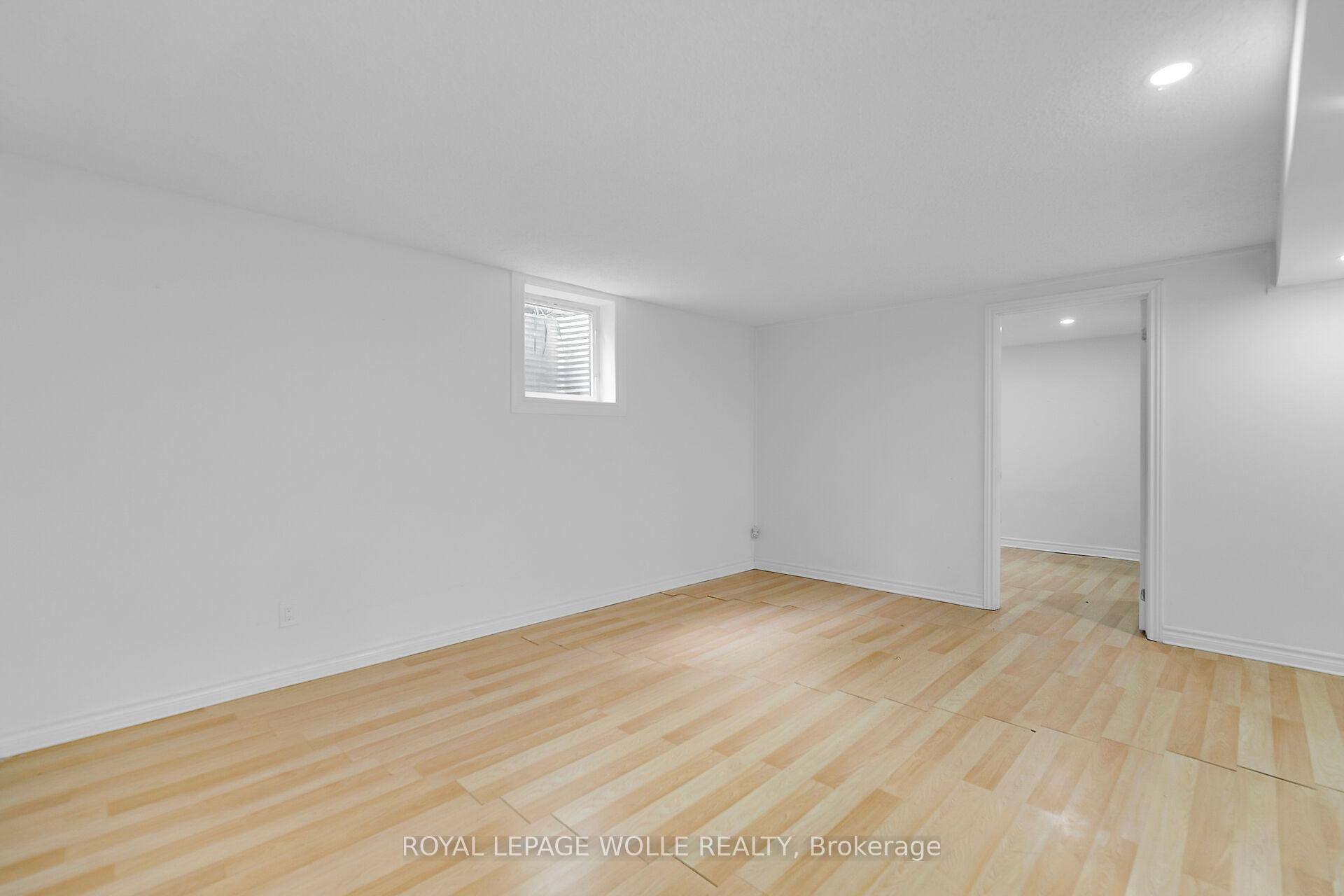 Photo 17 of 262 Heritage Drive, Kitchener — HOMEH
