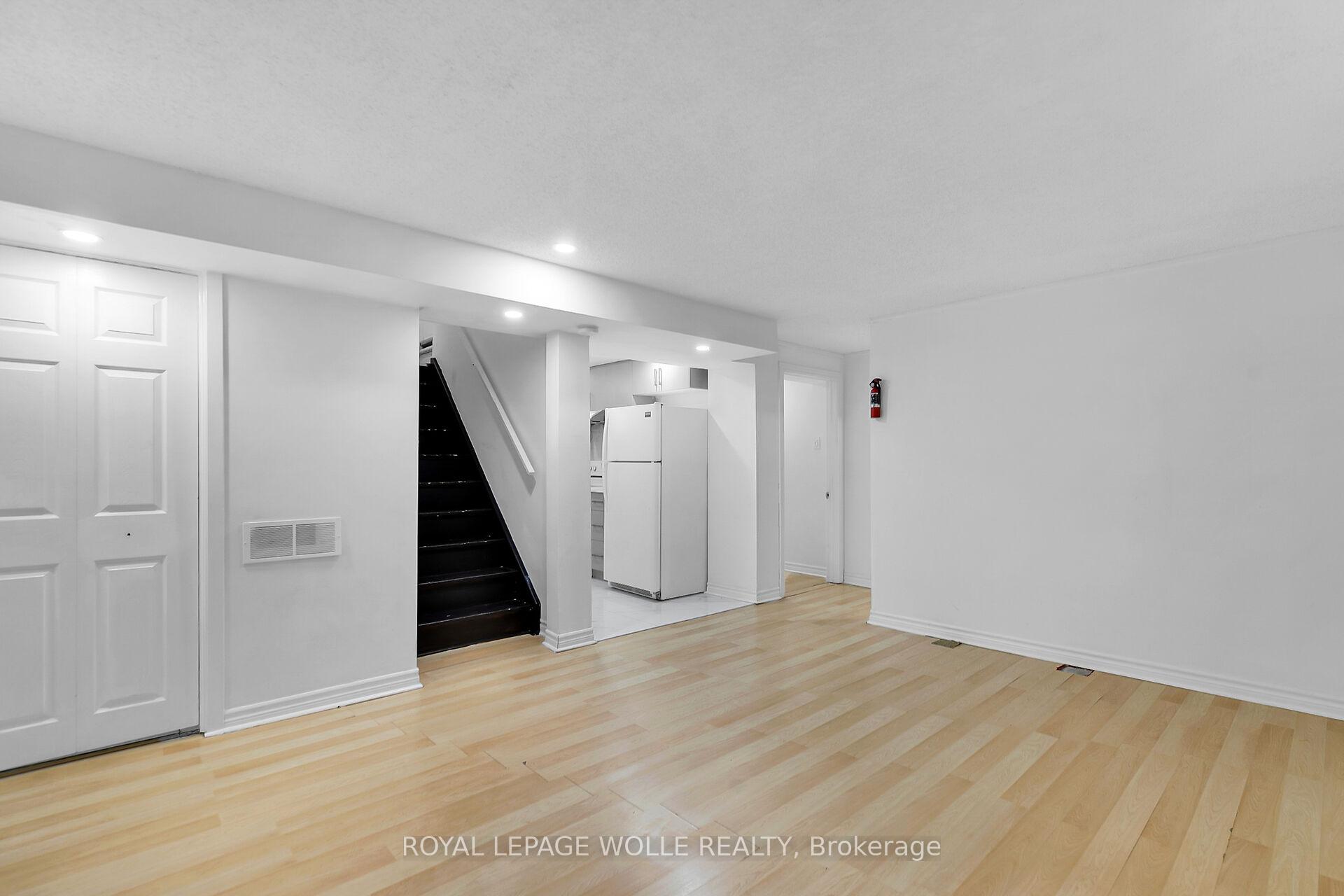 Photo 18 of 262 Heritage Drive, Kitchener — HOMEH