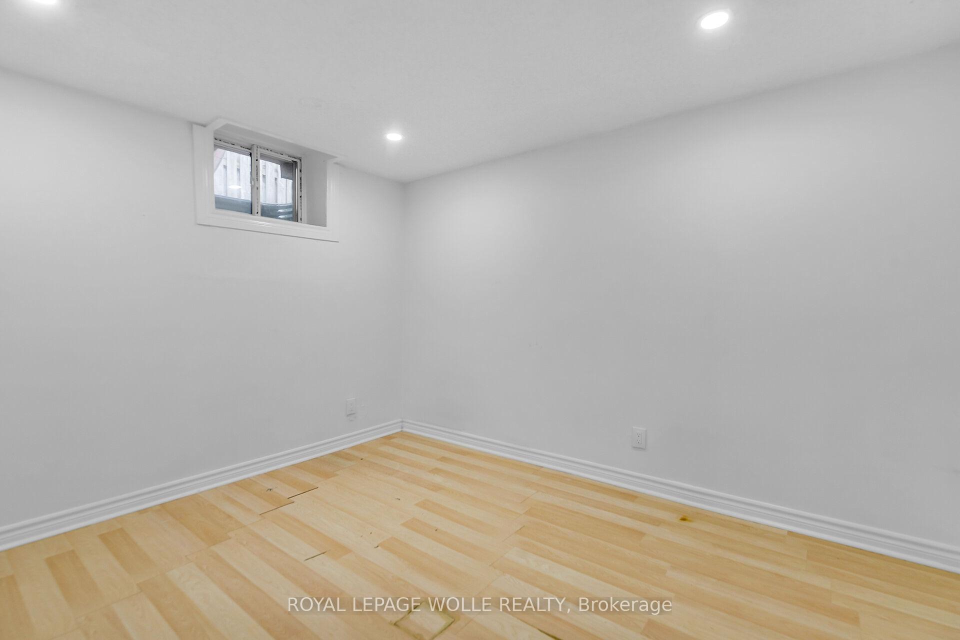 Photo 21 of 262 Heritage Drive, Kitchener — HOMEH
