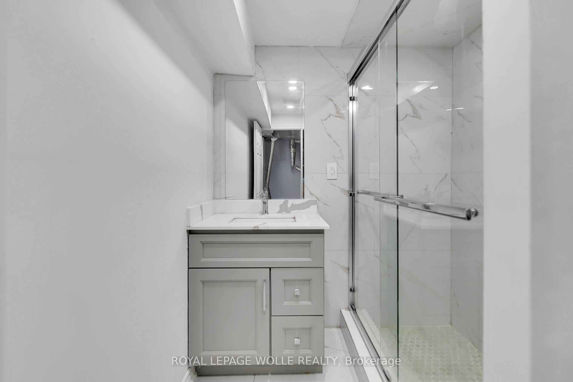 Photo 23 of 262 Heritage Drive, Kitchener — HOMEH