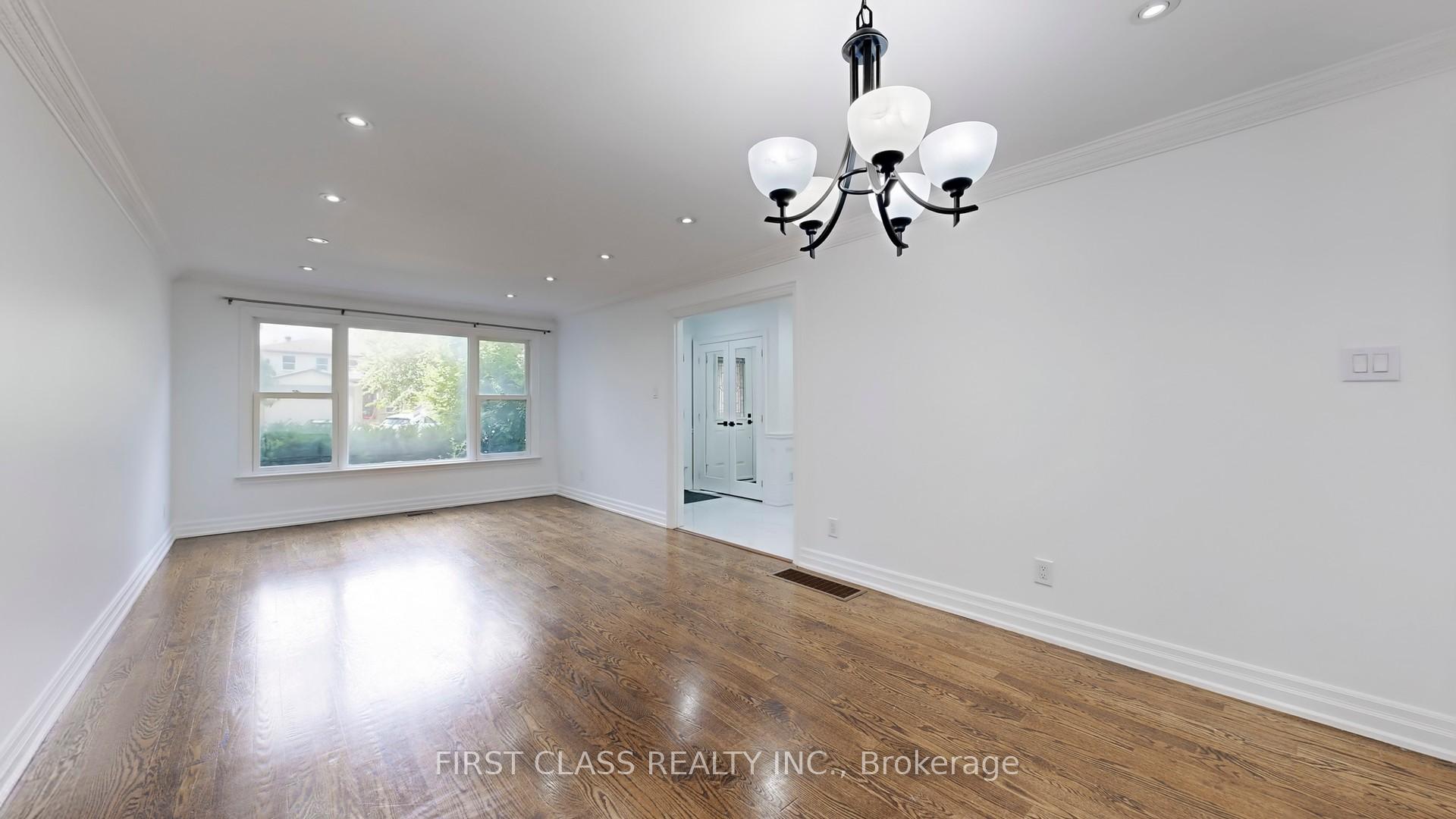 Photo 6 of 34 Ferrah Street, Markham, Unionville — HOMEH