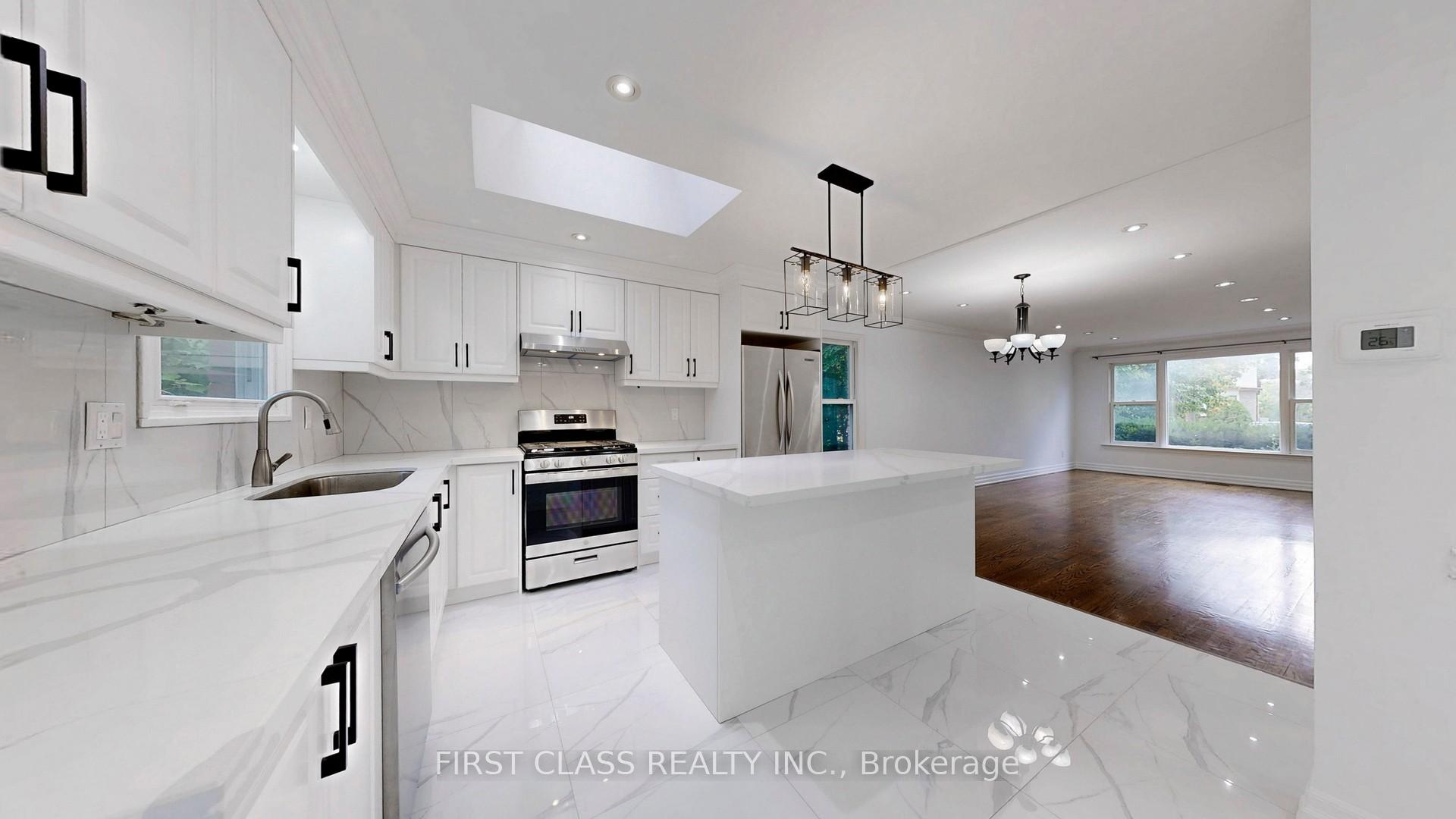 Photo 9 of 34 Ferrah Street, Markham, Unionville — HOMEH