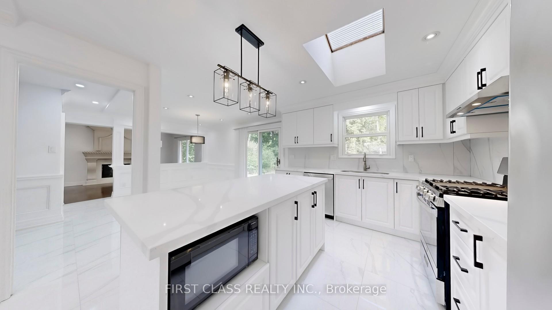Photo 13 of 34 Ferrah Street, Markham, Unionville — HOMEH