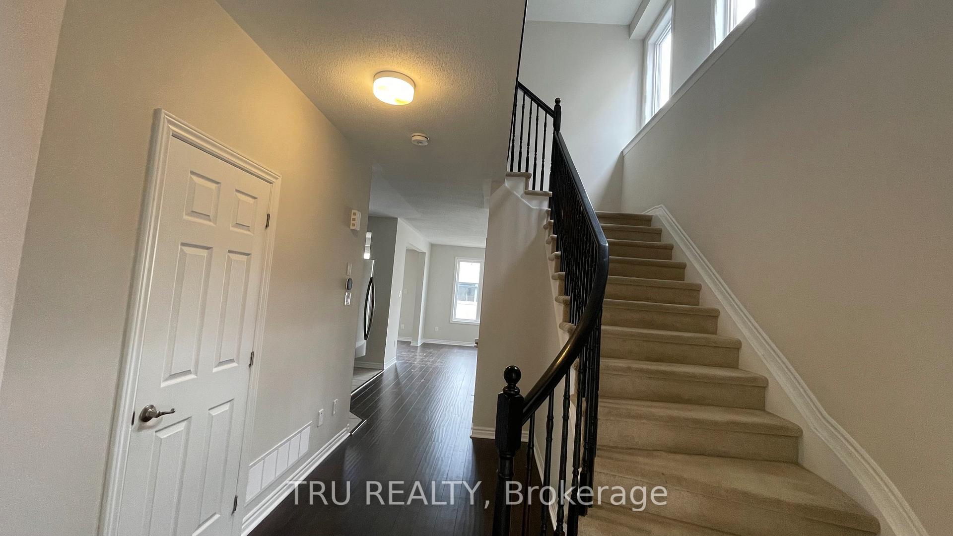 Photo 2 of 717 Brittanic Road N, Ottawa, Kanata - Emerald Meadows/Trailwest — HOMEH