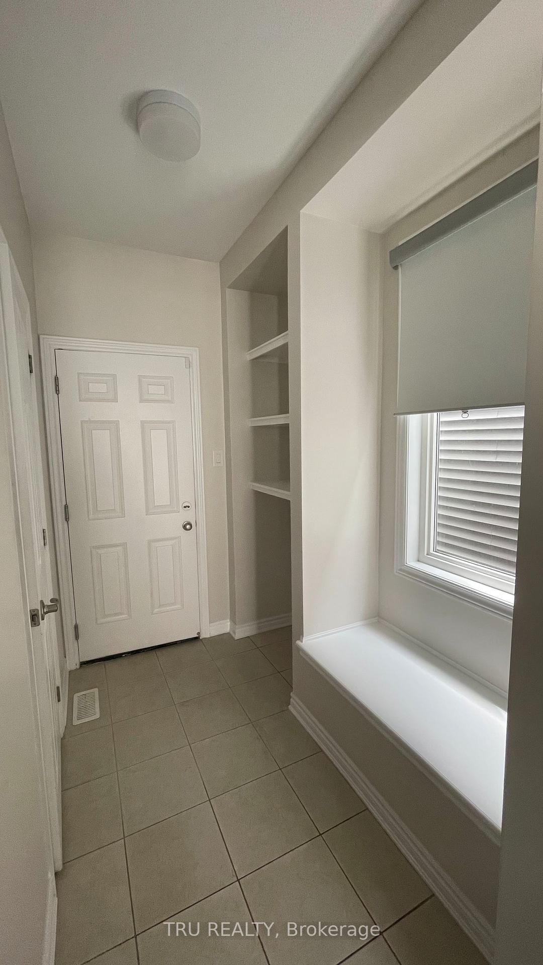 Photo 13 of 717 Brittanic Road N, Ottawa, Kanata - Emerald Meadows/Trailwest — HOMEH