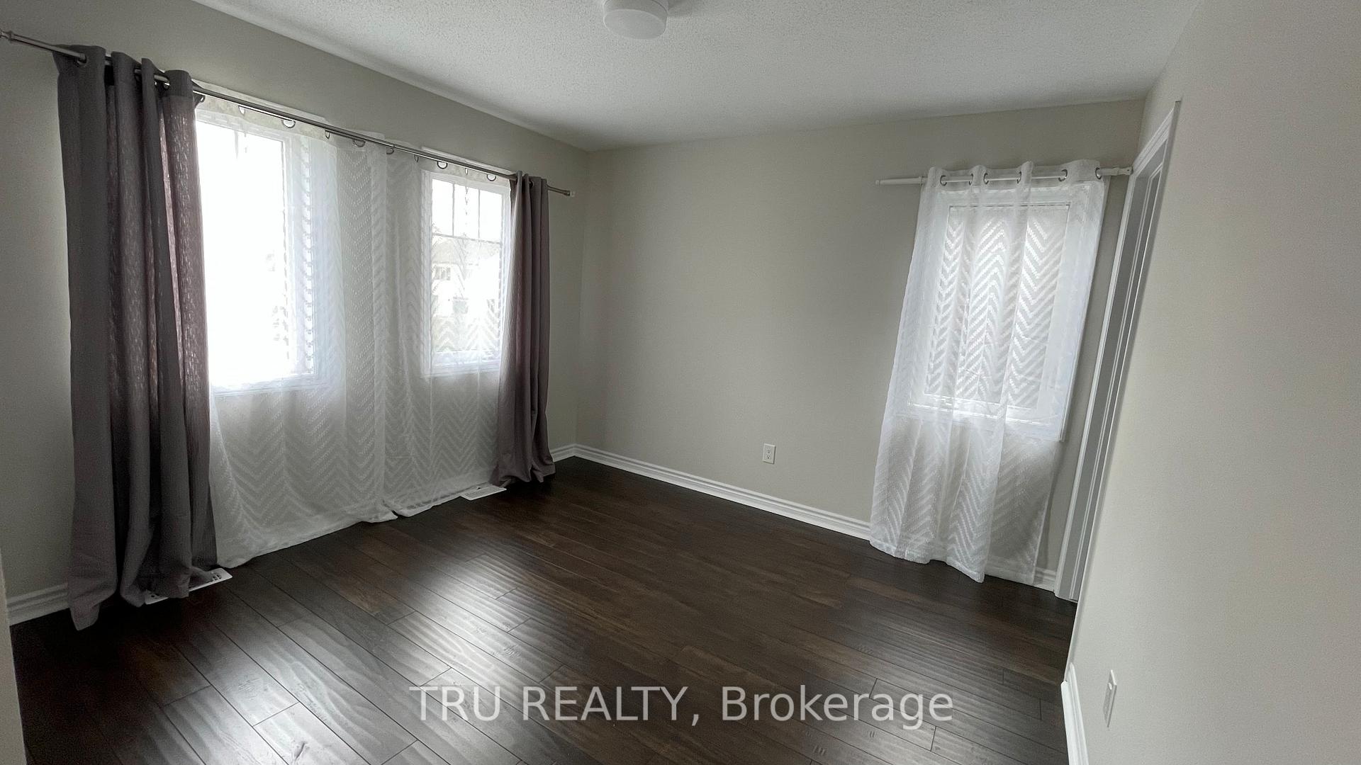 Photo 22 of 717 Brittanic Road N, Ottawa, Kanata - Emerald Meadows/Trailwest — HOMEH