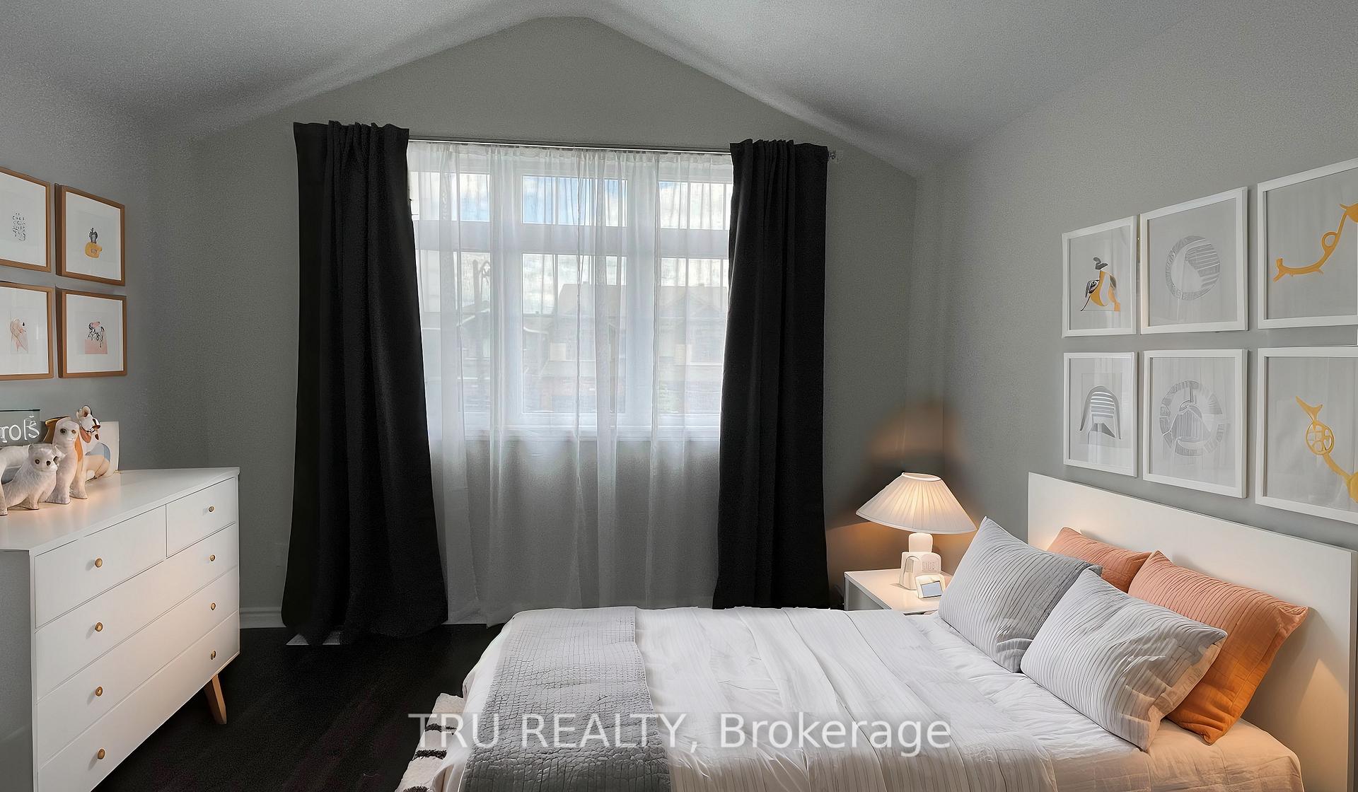 Photo 23 of 717 Brittanic Road N, Ottawa, Kanata - Emerald Meadows/Trailwest — HOMEH