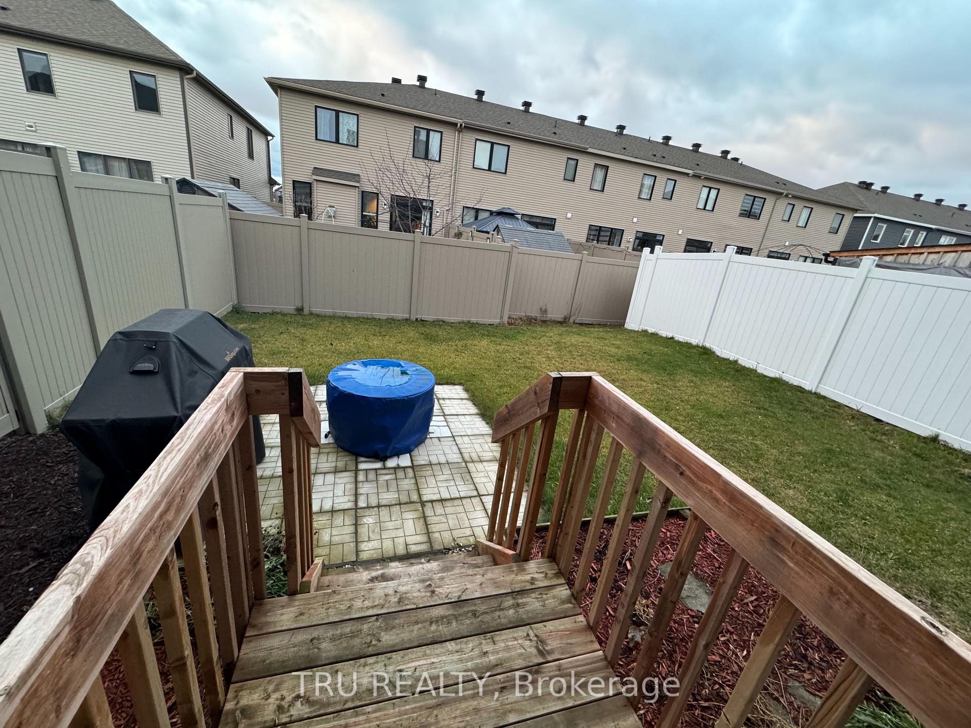Photo 30 of 717 Brittanic Road N, Ottawa, Kanata - Emerald Meadows/Trailwest — HOMEH