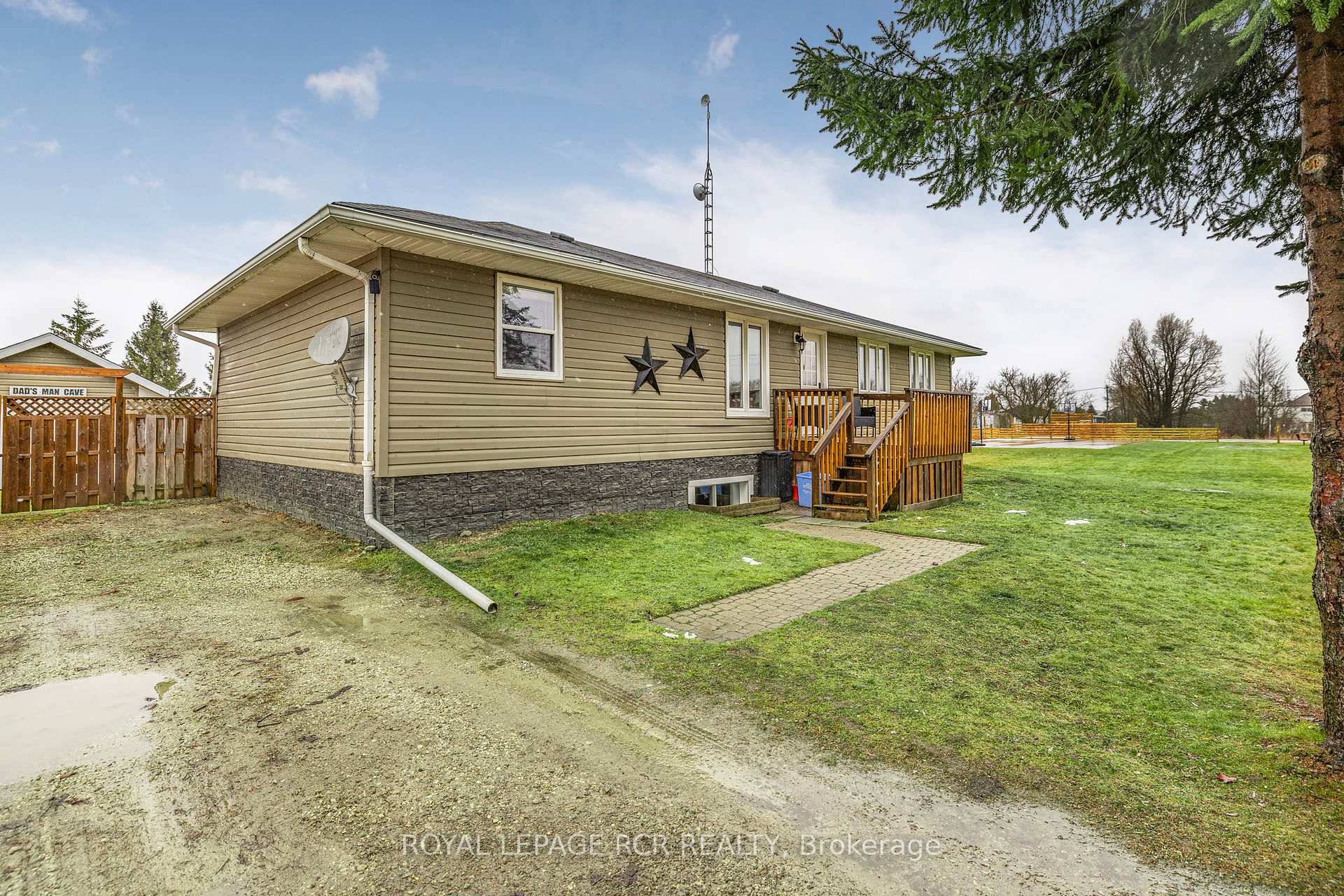 Front of 682405 Two-Sixty Side Road N