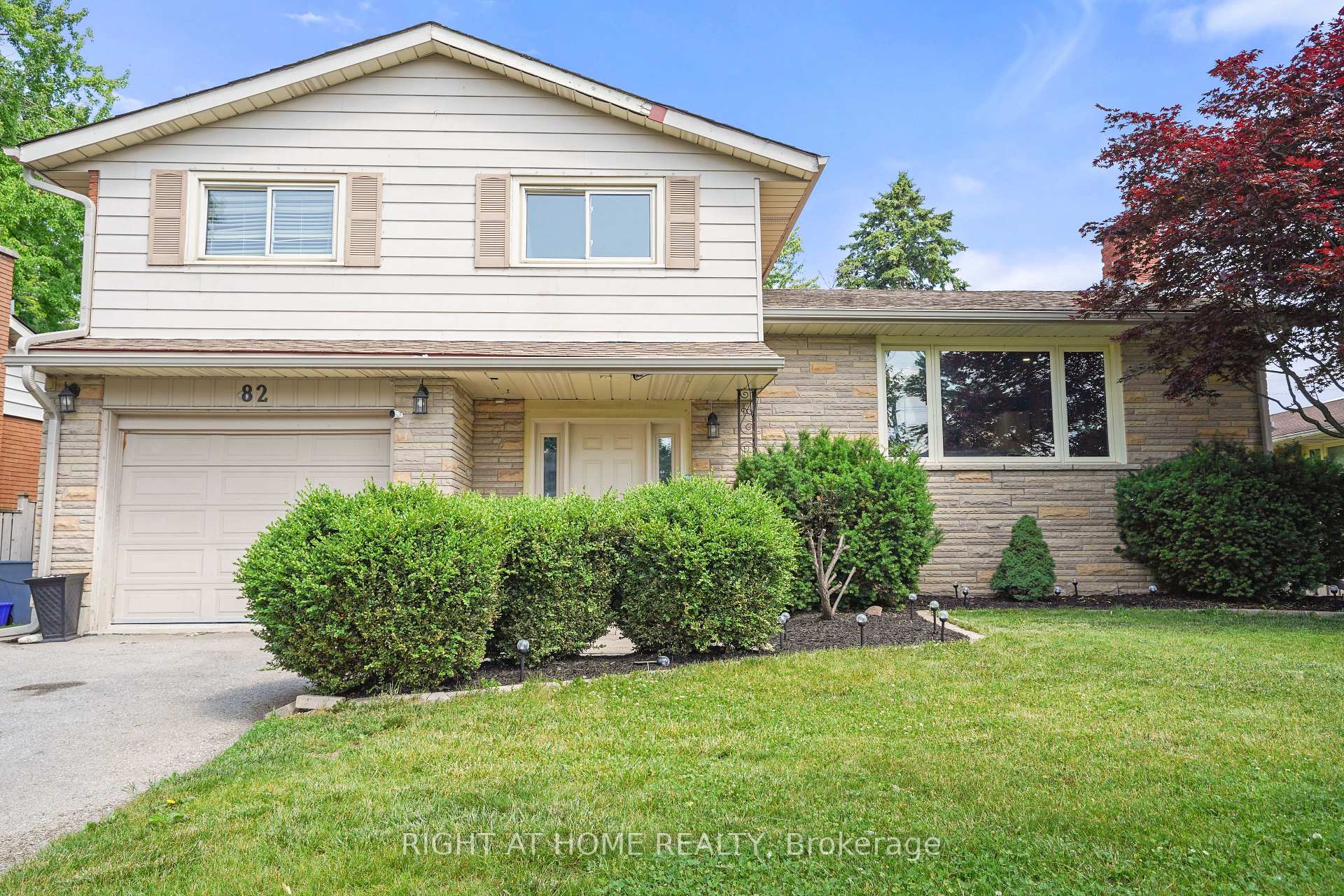 Photo 1 of 82 Dreger Avenue S, Kitchener — HOMEH