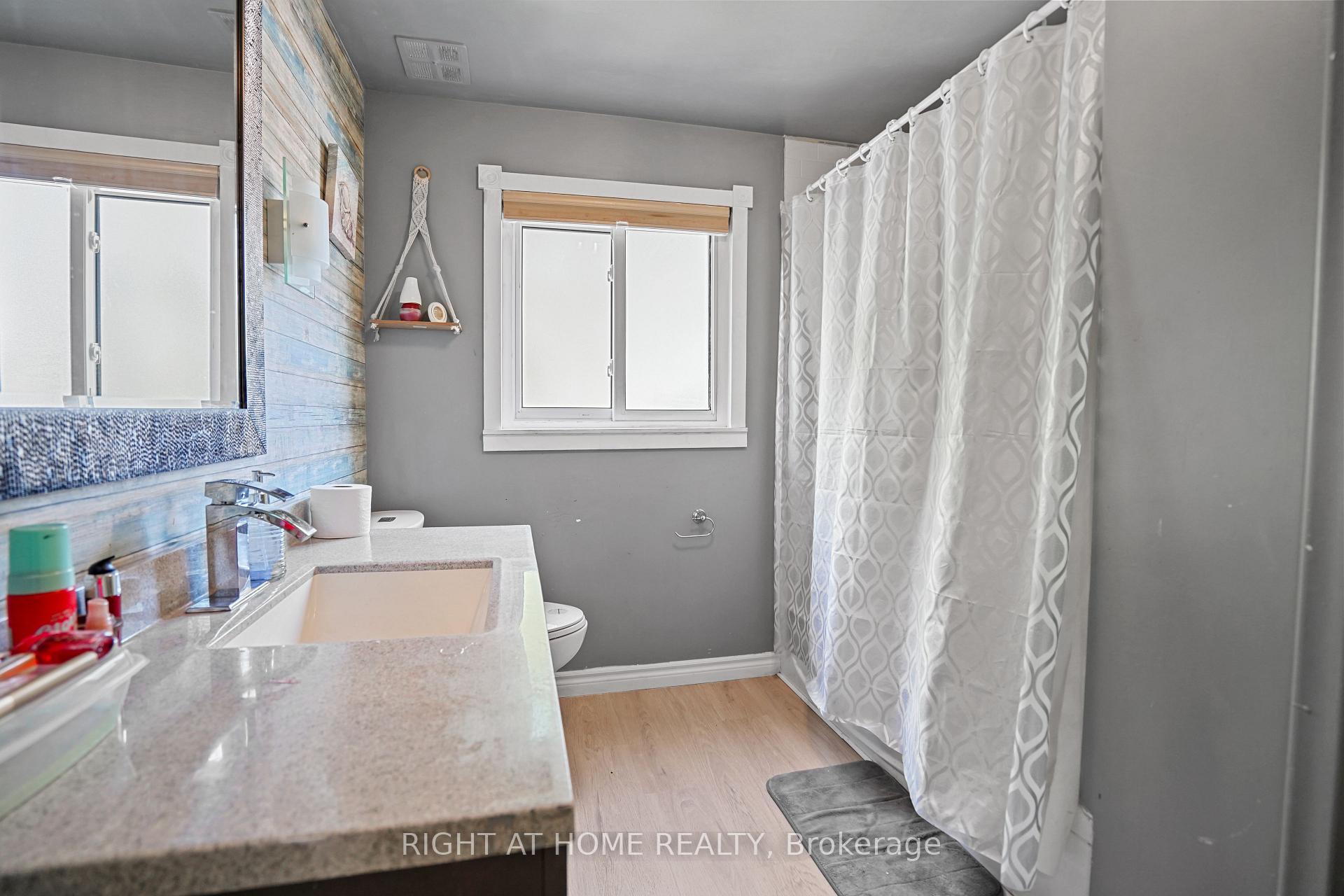 Photo 12 of 82 Dreger Avenue S, Kitchener — HOMEH