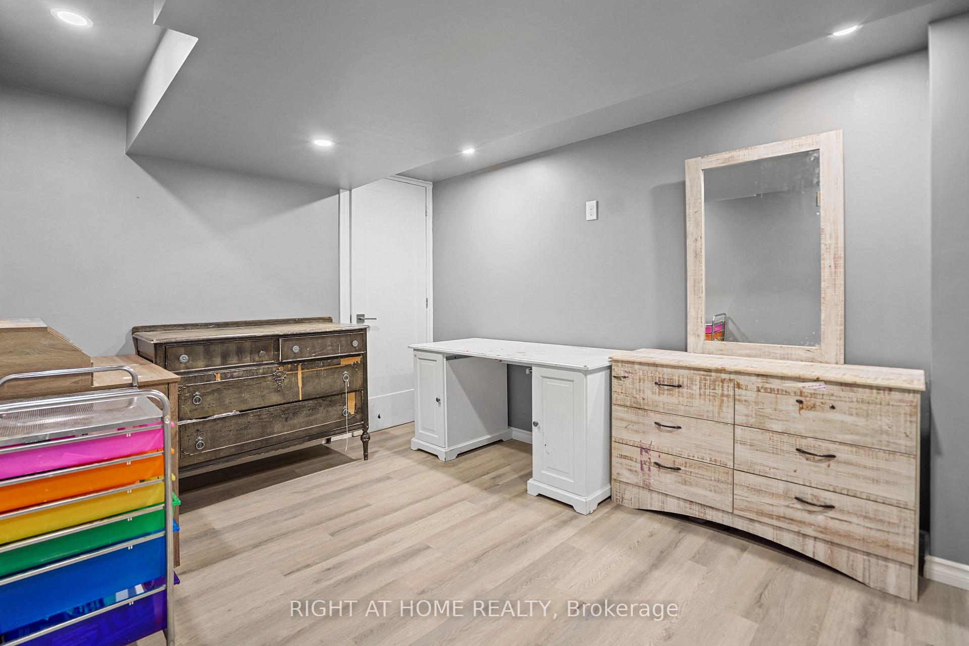 Photo 26 of 82 Dreger Avenue S, Kitchener — HOMEH