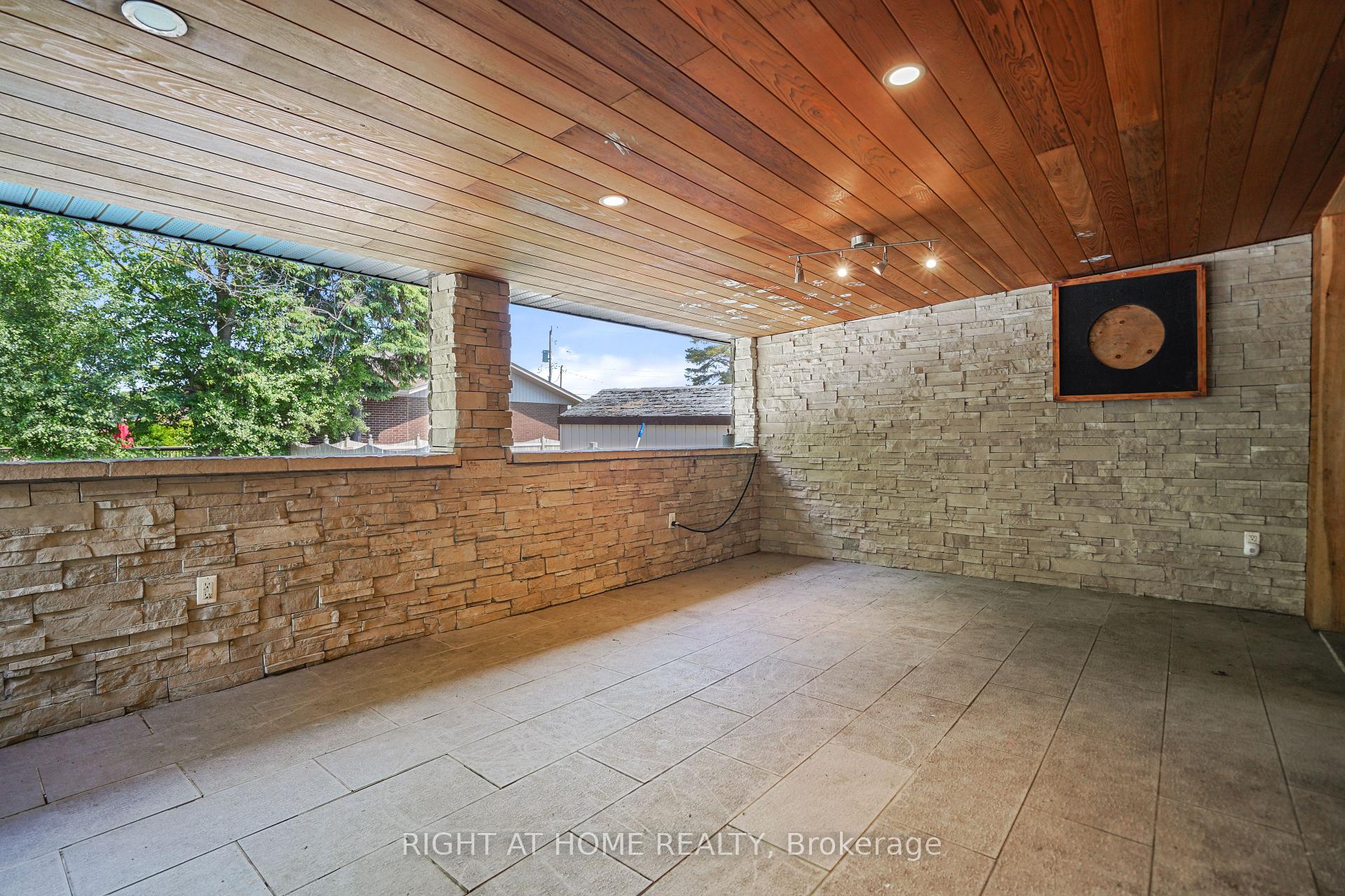 Photo 30 of 82 Dreger Avenue S, Kitchener — HOMEH