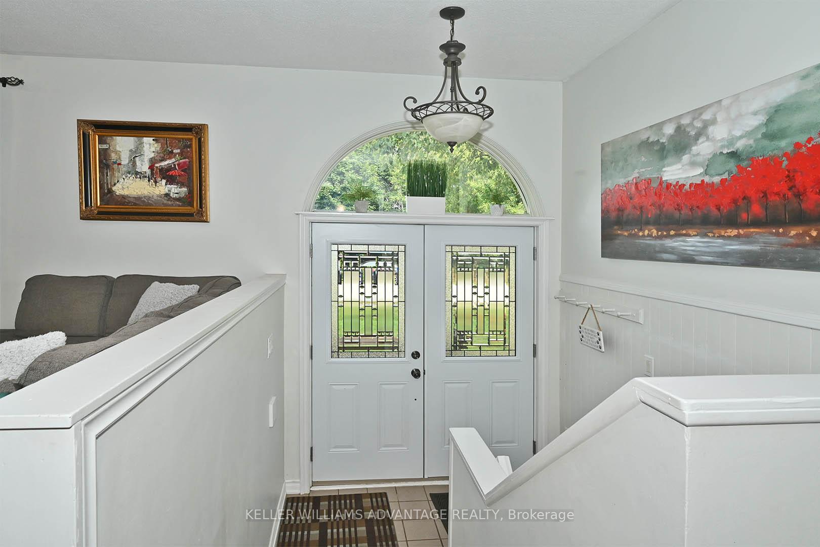 Photo 3 of 213 Sunset Crescent, Innisfil, Stroud — HOMEH