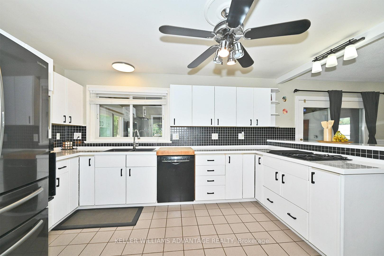Photo 7 of 213 Sunset Crescent, Innisfil, Stroud — HOMEH