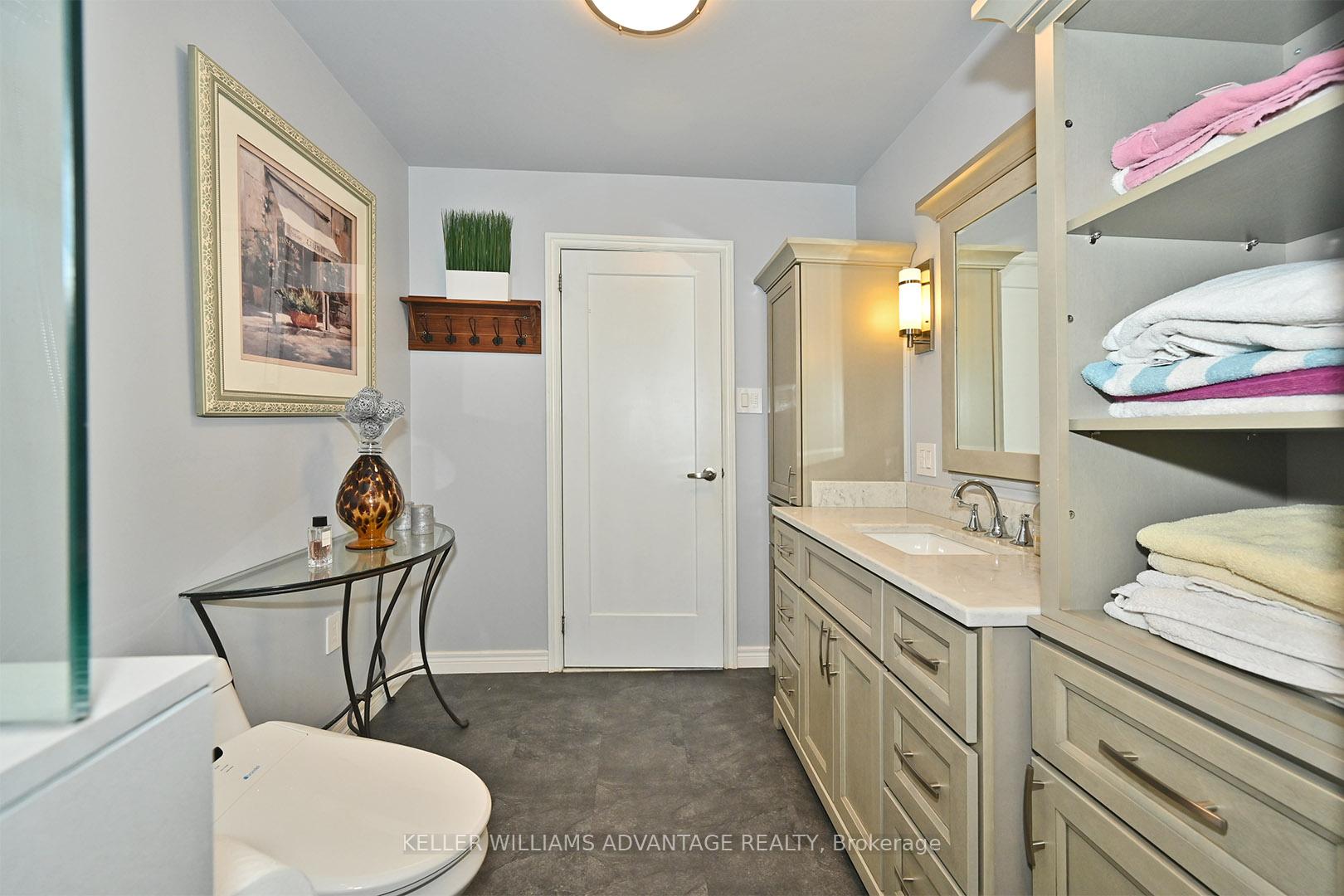 Photo 14 of 213 Sunset Crescent, Innisfil, Stroud — HOMEH