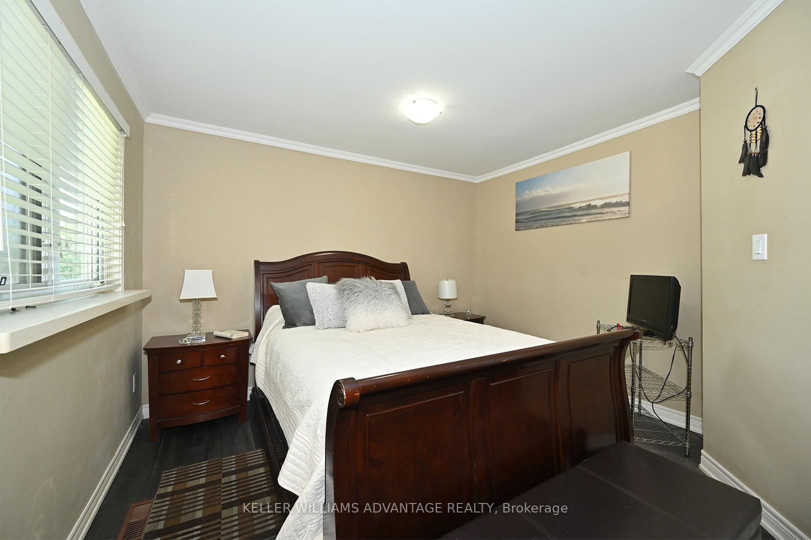 Photo 15 of 213 Sunset Crescent, Innisfil, Stroud — HOMEH