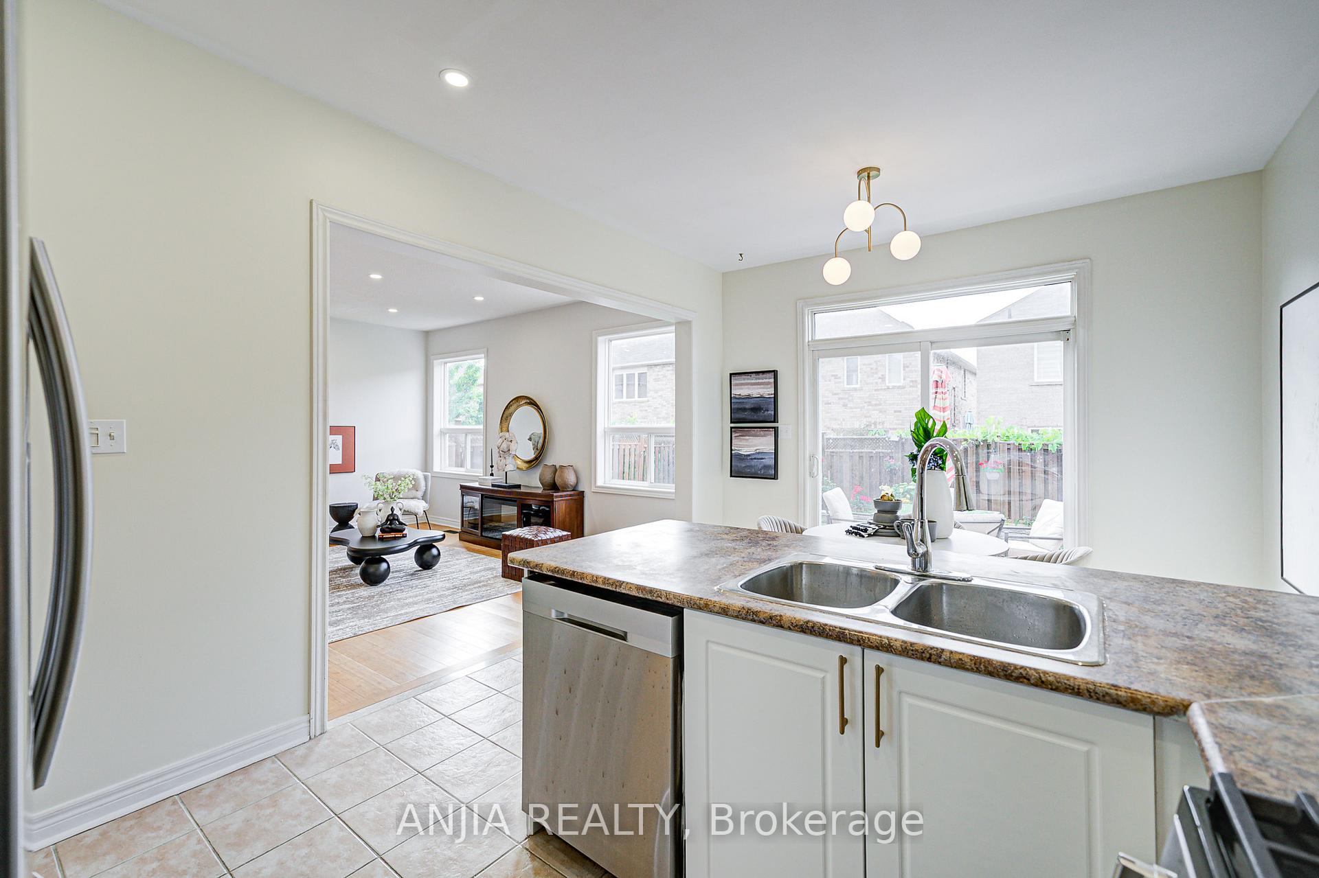 Photo 17 of 140 Edward Jefferys Avenue, Markham, Wismer — HOMEH