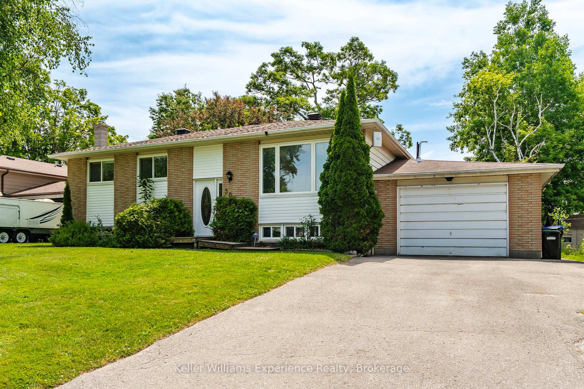 Photo 2 of 309 Lescaut Road, Midland — HOMEH