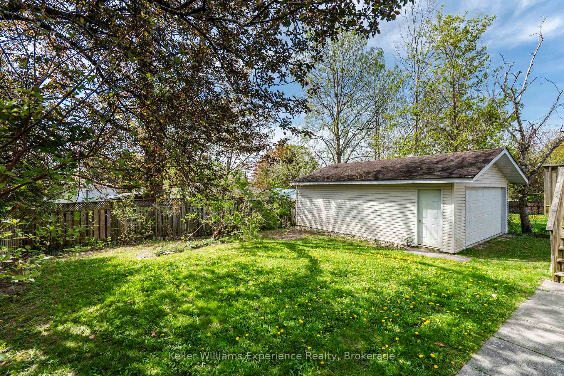 Photo 4 of 309 Lescaut Road, Midland — HOMEH