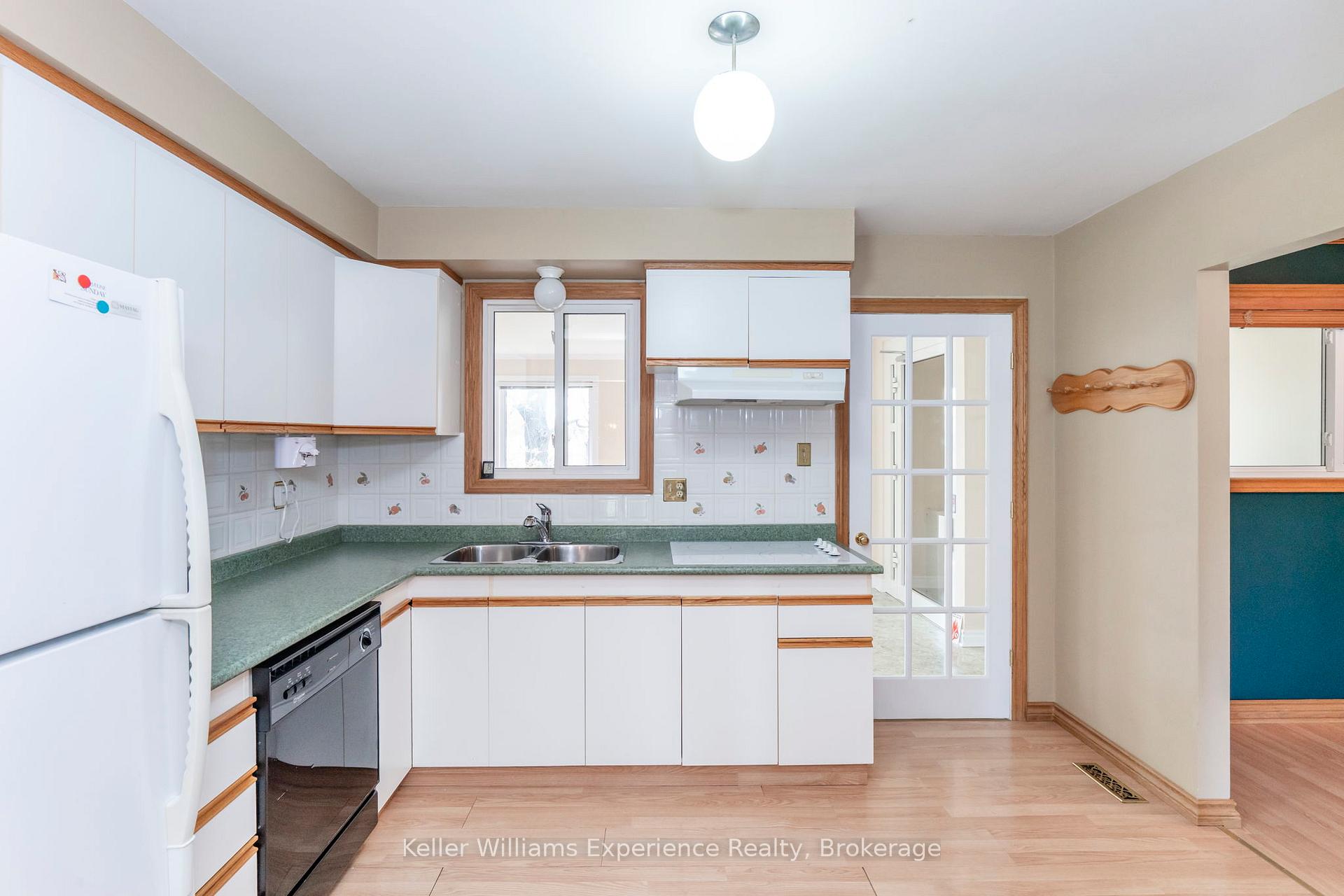 Photo 6 of 309 Lescaut Road, Midland — HOMEH