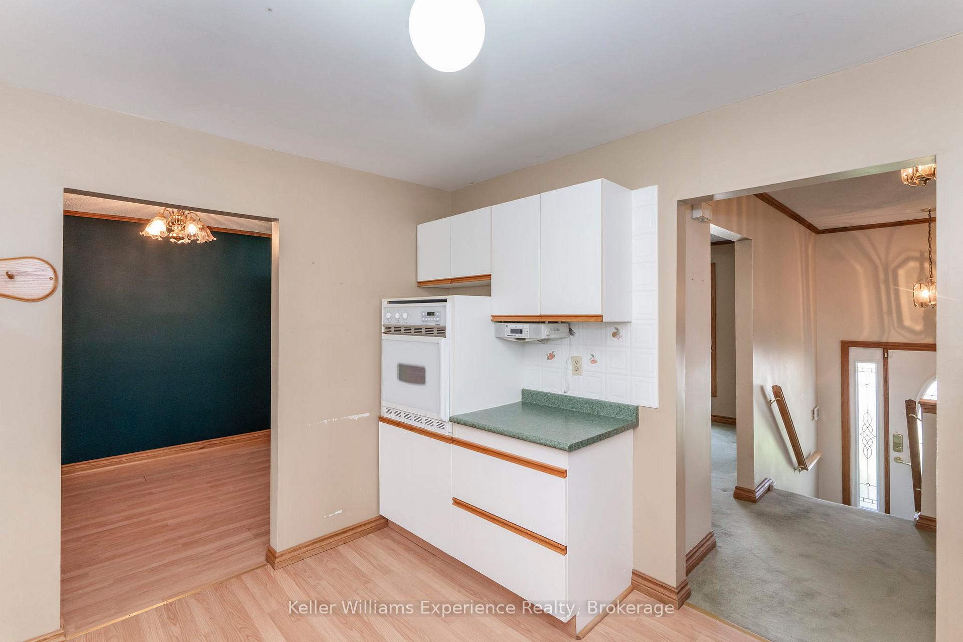 Photo 7 of 309 Lescaut Road, Midland — HOMEH