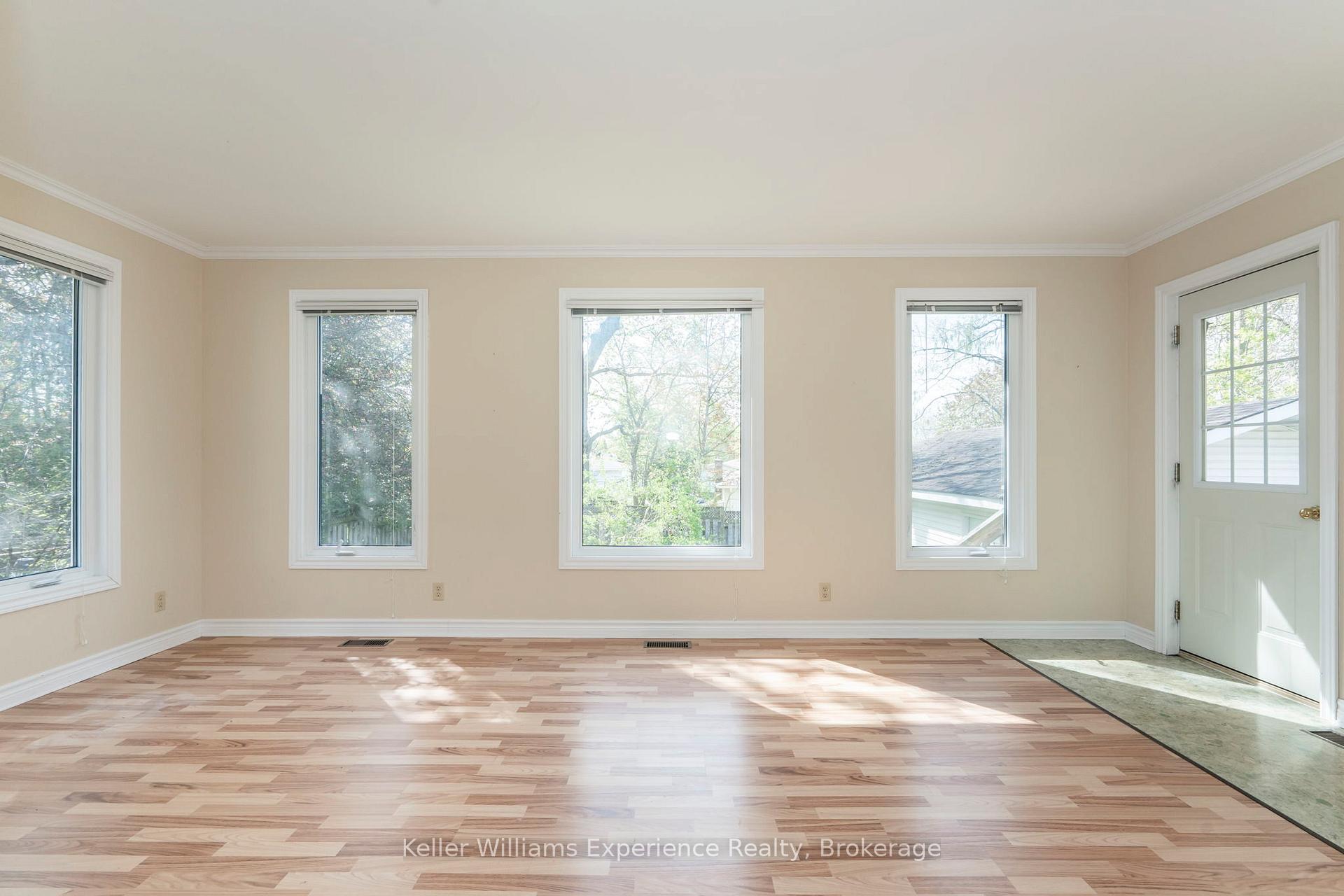 Photo 9 of 309 Lescaut Road, Midland — HOMEH