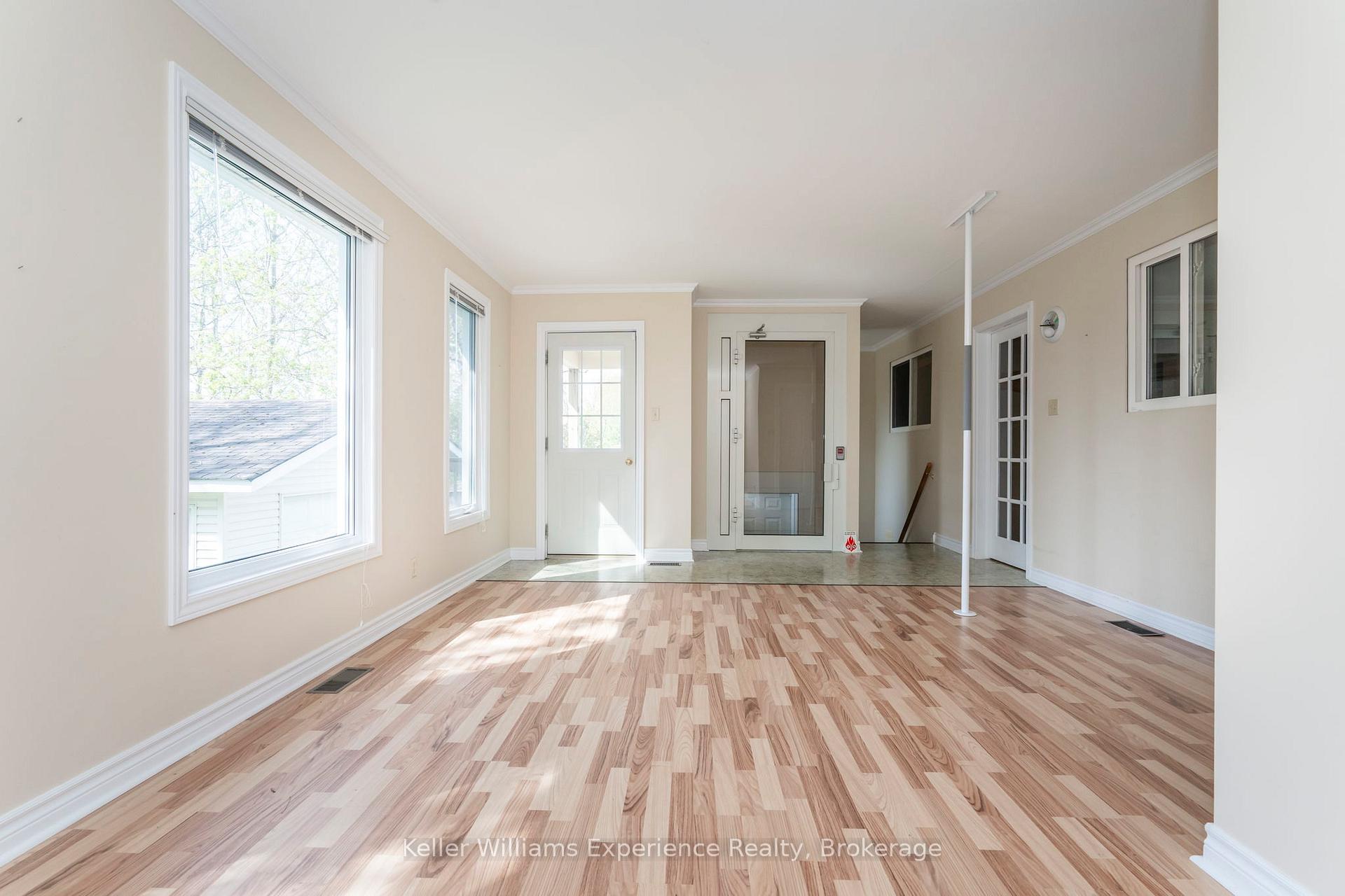 Photo 10 of 309 Lescaut Road, Midland — HOMEH