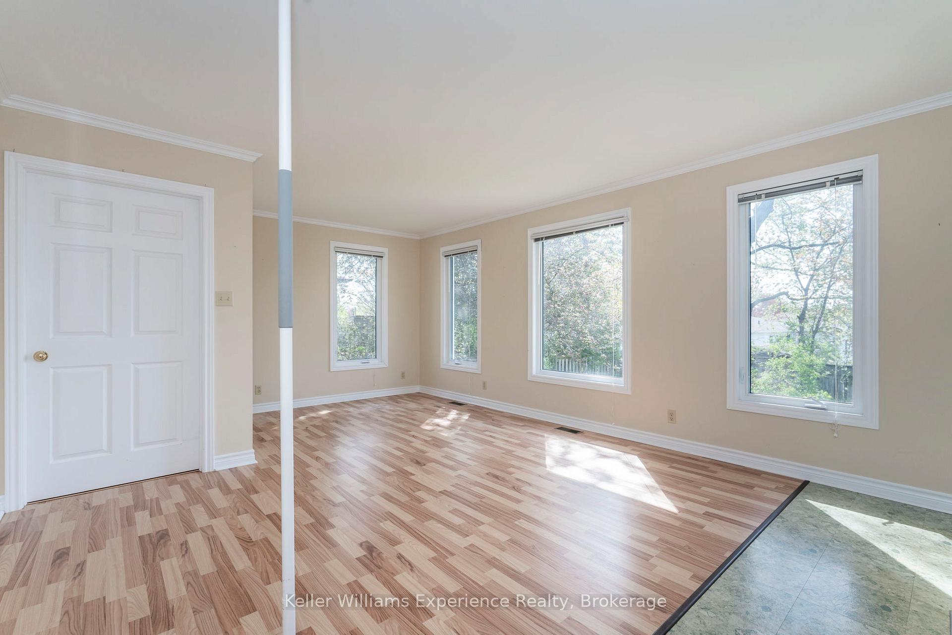 Photo 11 of 309 Lescaut Road, Midland — HOMEH