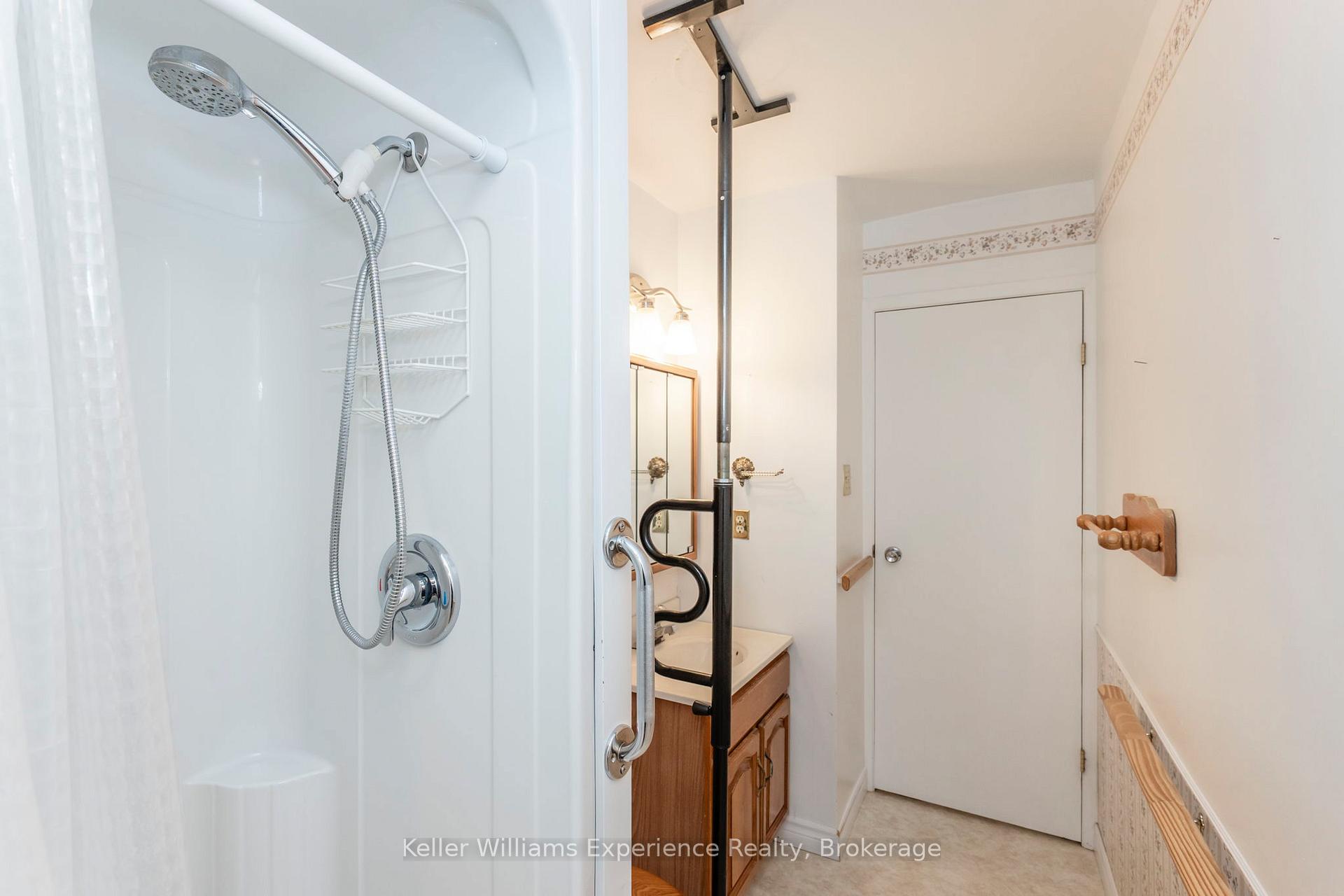 Photo 13 of 309 Lescaut Road, Midland — HOMEH