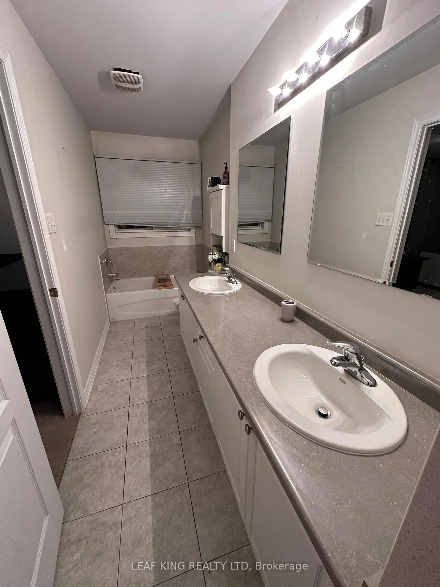 Photo 17 of 573 Murray Meadows Place, Milton, Clarke — HOMEH