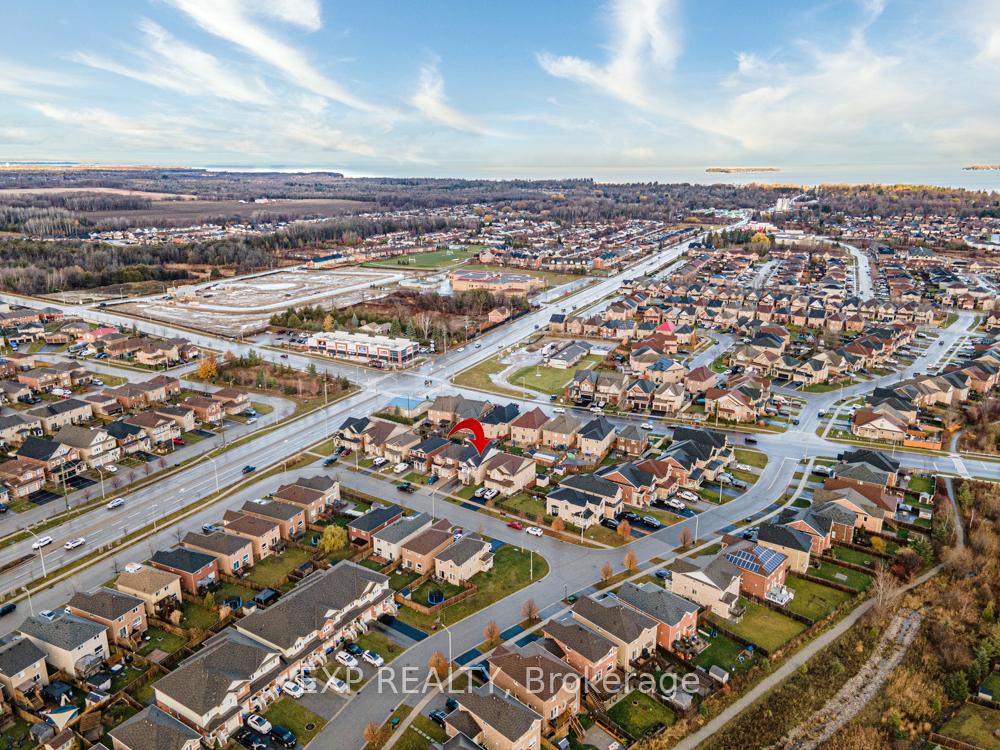 Photo 3 of 2089 Galloway Street, Innisfil, Alcona — HOMEH