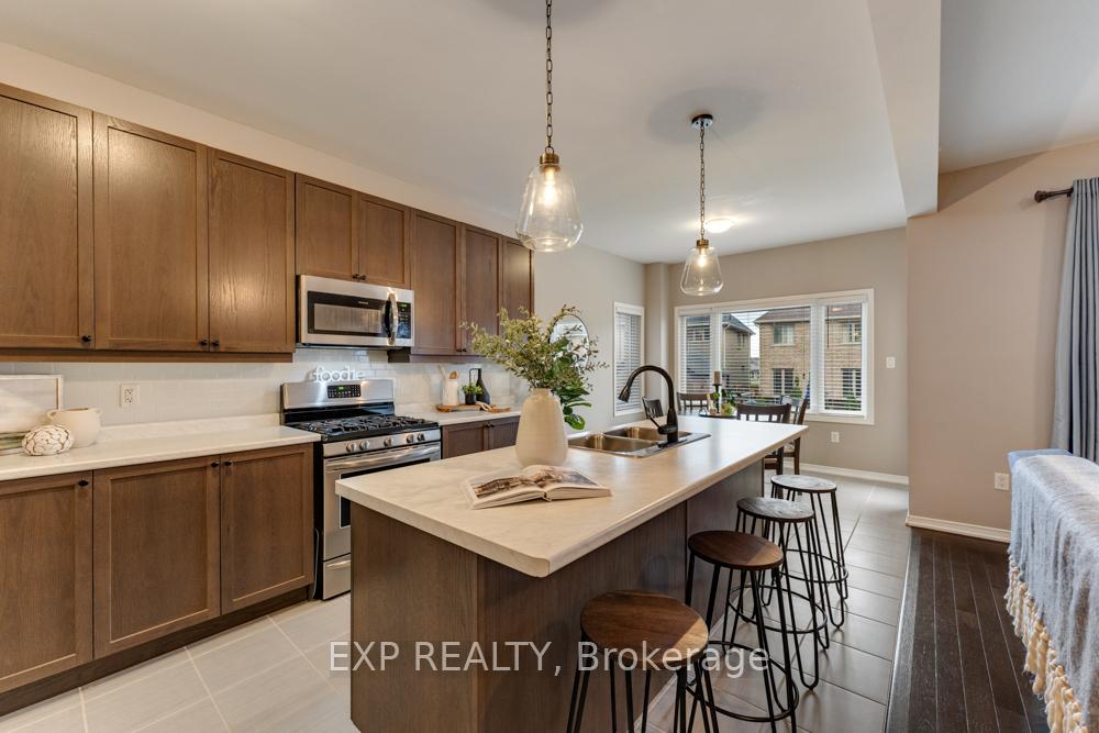Photo 10 of 2089 Galloway Street, Innisfil, Alcona — HOMEH
