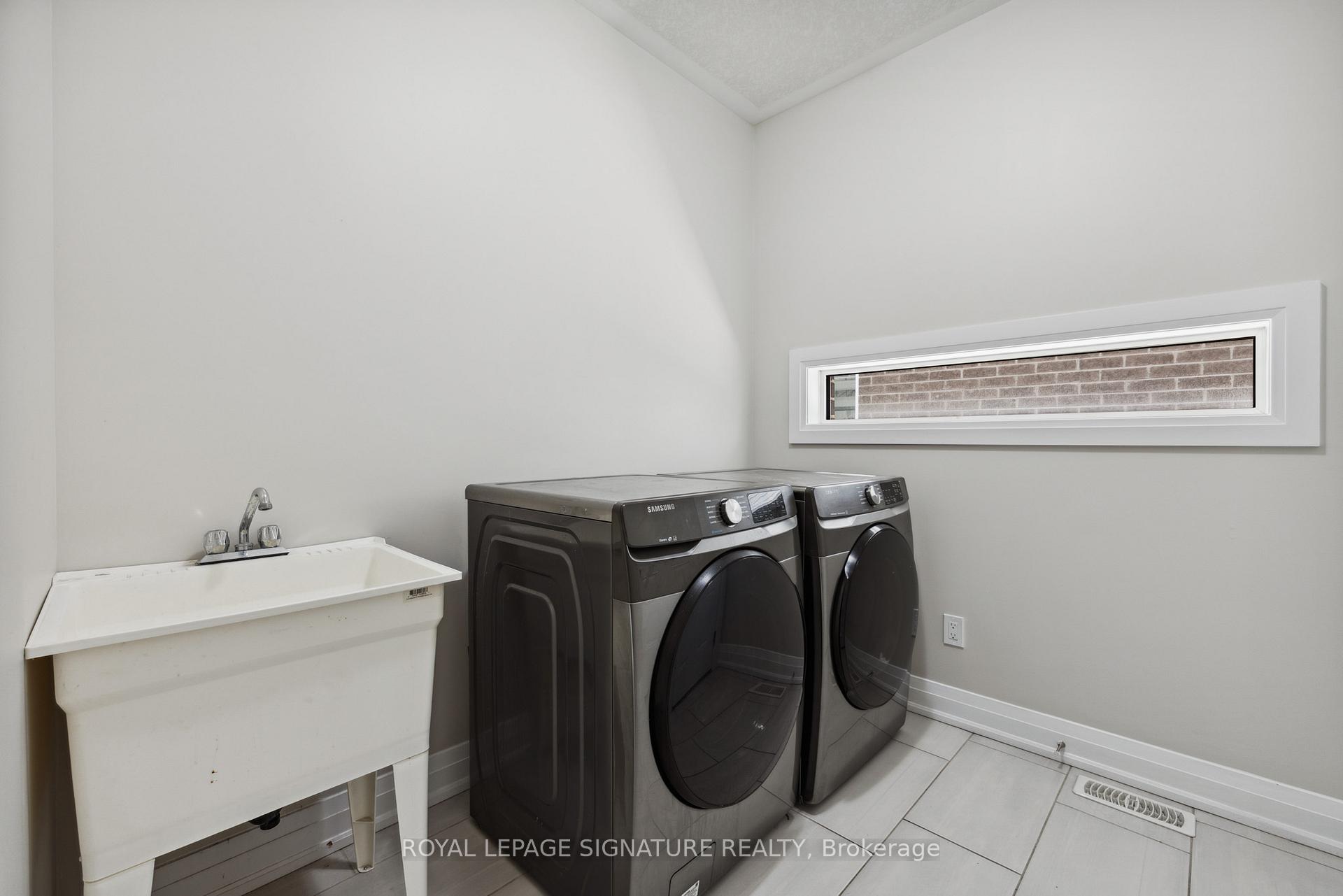 Photo 5 of 135 Ian Ormston Drive, Kitchener — HOMEH