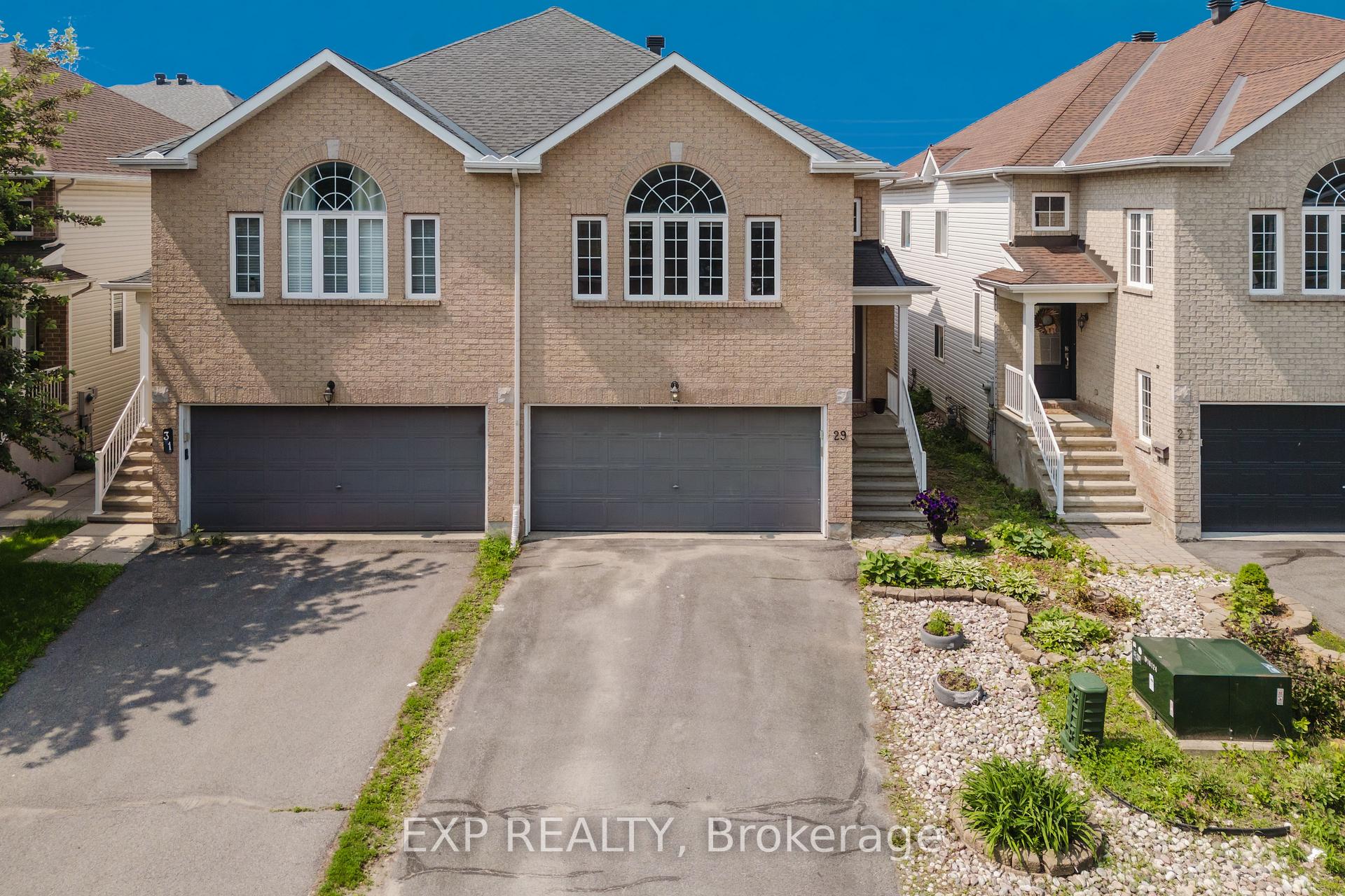 Photo 1 of 29 Castle Glen Crescent, Ottawa, Kanata - Glencairn/Hazeldean — HOMEH