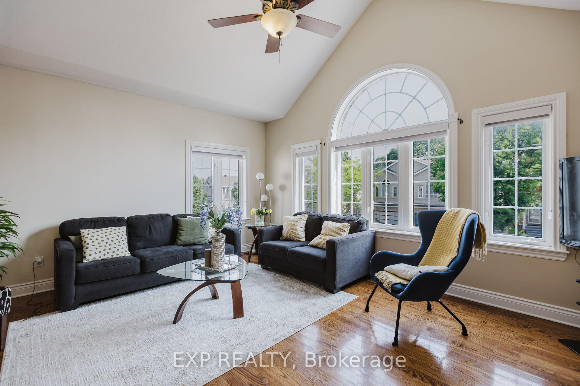 Photo 10 of 29 Castle Glen Crescent, Ottawa, Kanata - Glencairn/Hazeldean — HOMEH