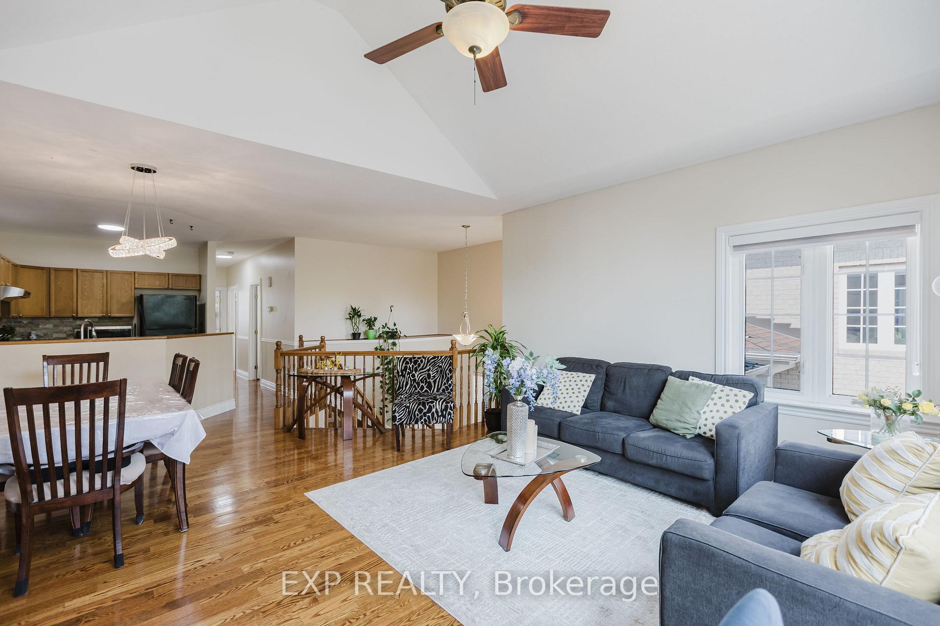 Photo 12 of 29 Castle Glen Crescent, Ottawa, Kanata - Glencairn/Hazeldean — HOMEH