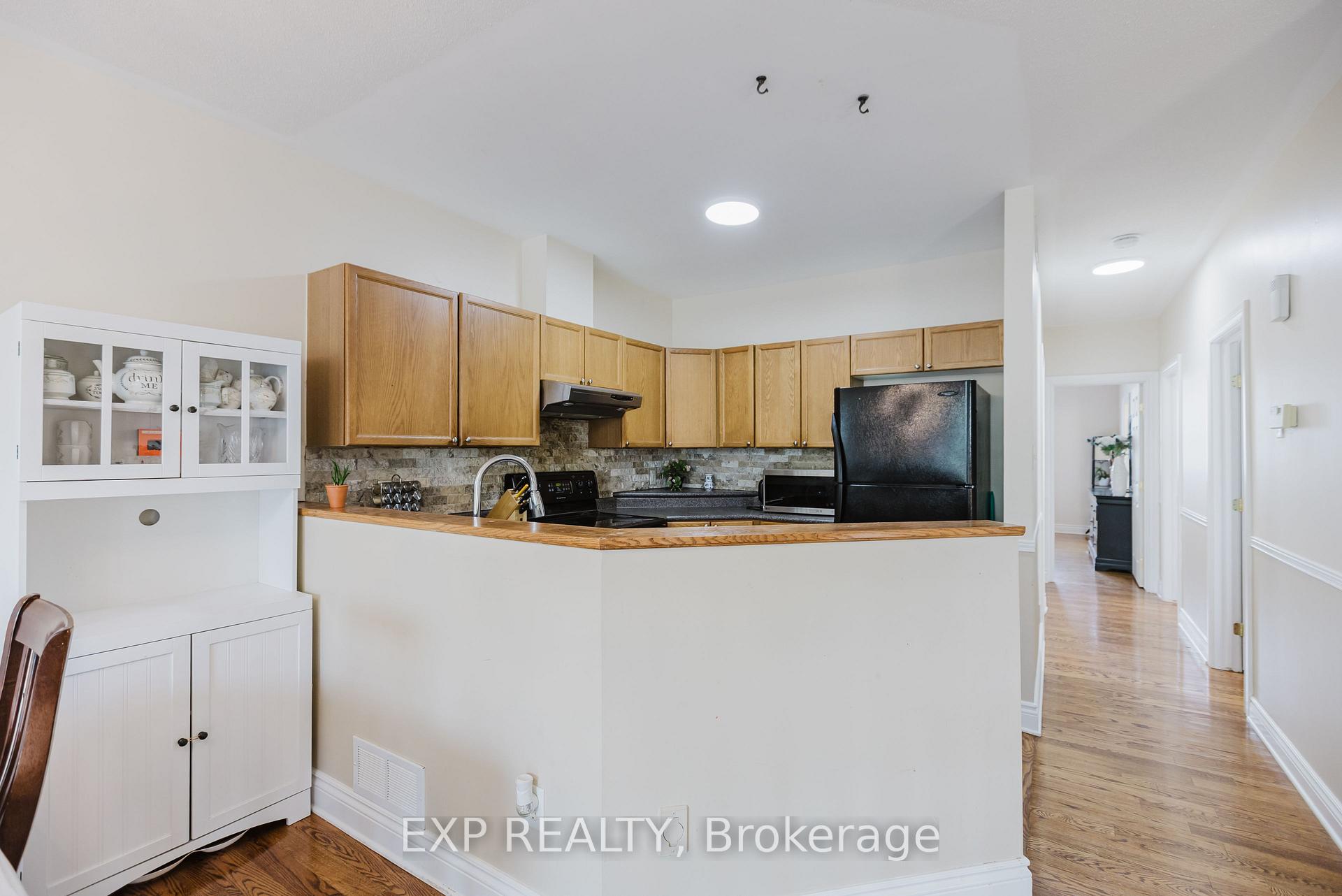 Photo 13 of 29 Castle Glen Crescent, Ottawa, Kanata - Glencairn/Hazeldean — HOMEH