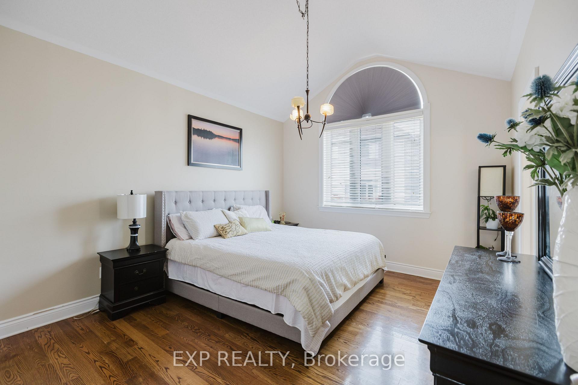 Photo 16 of 29 Castle Glen Crescent, Ottawa, Kanata - Glencairn/Hazeldean — HOMEH
