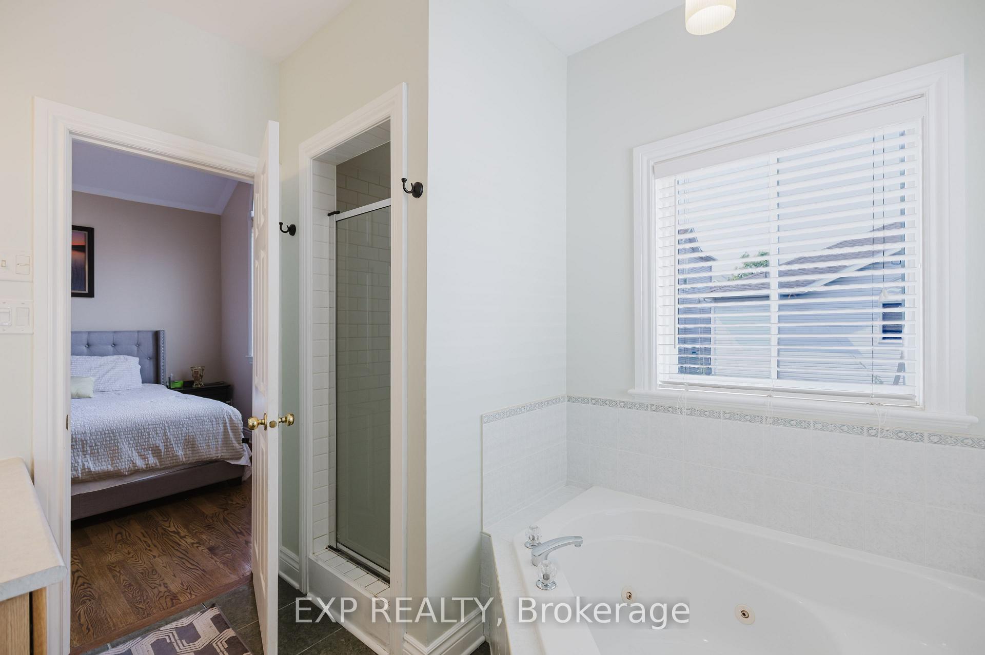 Photo 19 of 29 Castle Glen Crescent, Ottawa, Kanata - Glencairn/Hazeldean — HOMEH
