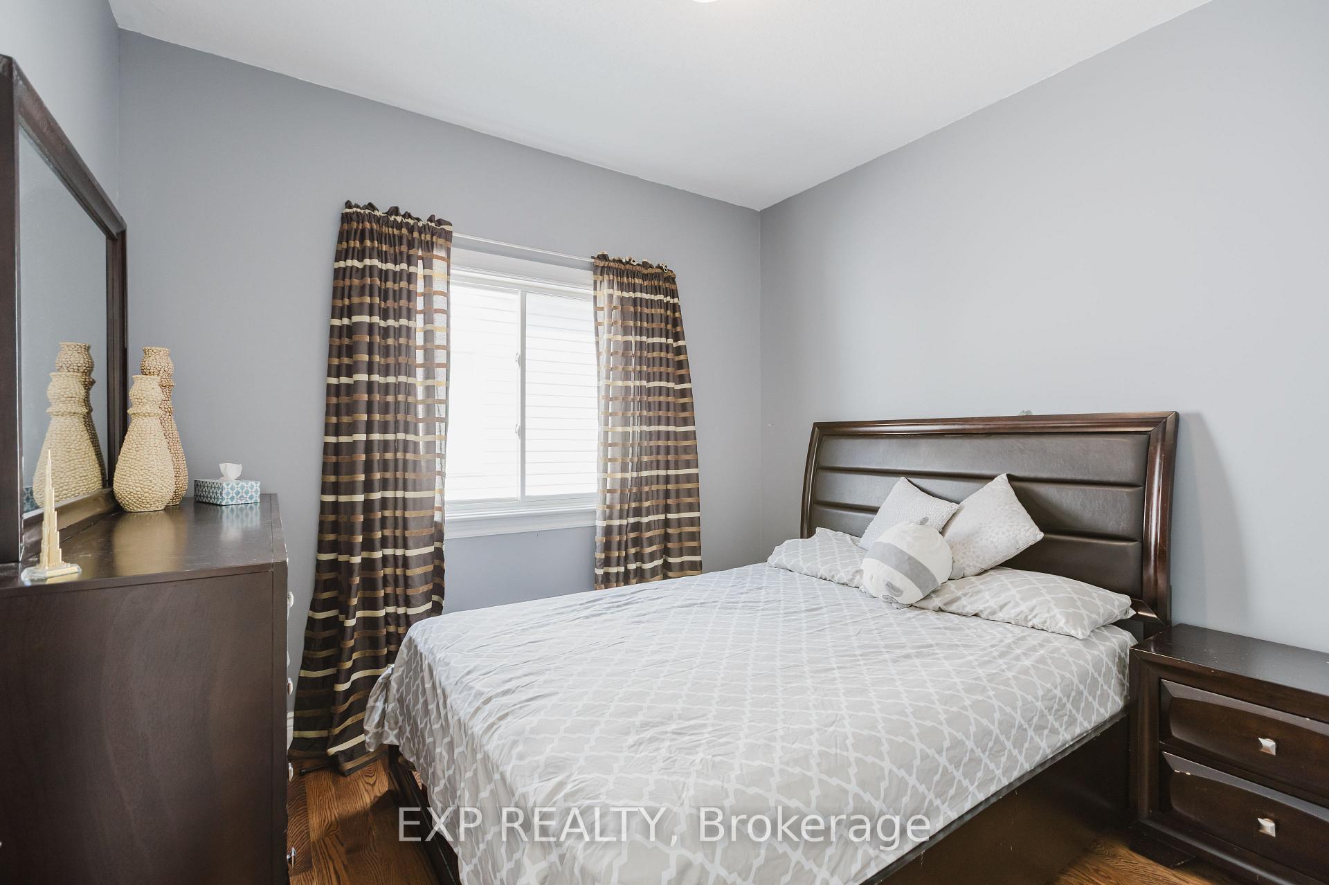 Photo 22 of 29 Castle Glen Crescent, Ottawa, Kanata - Glencairn/Hazeldean — HOMEH