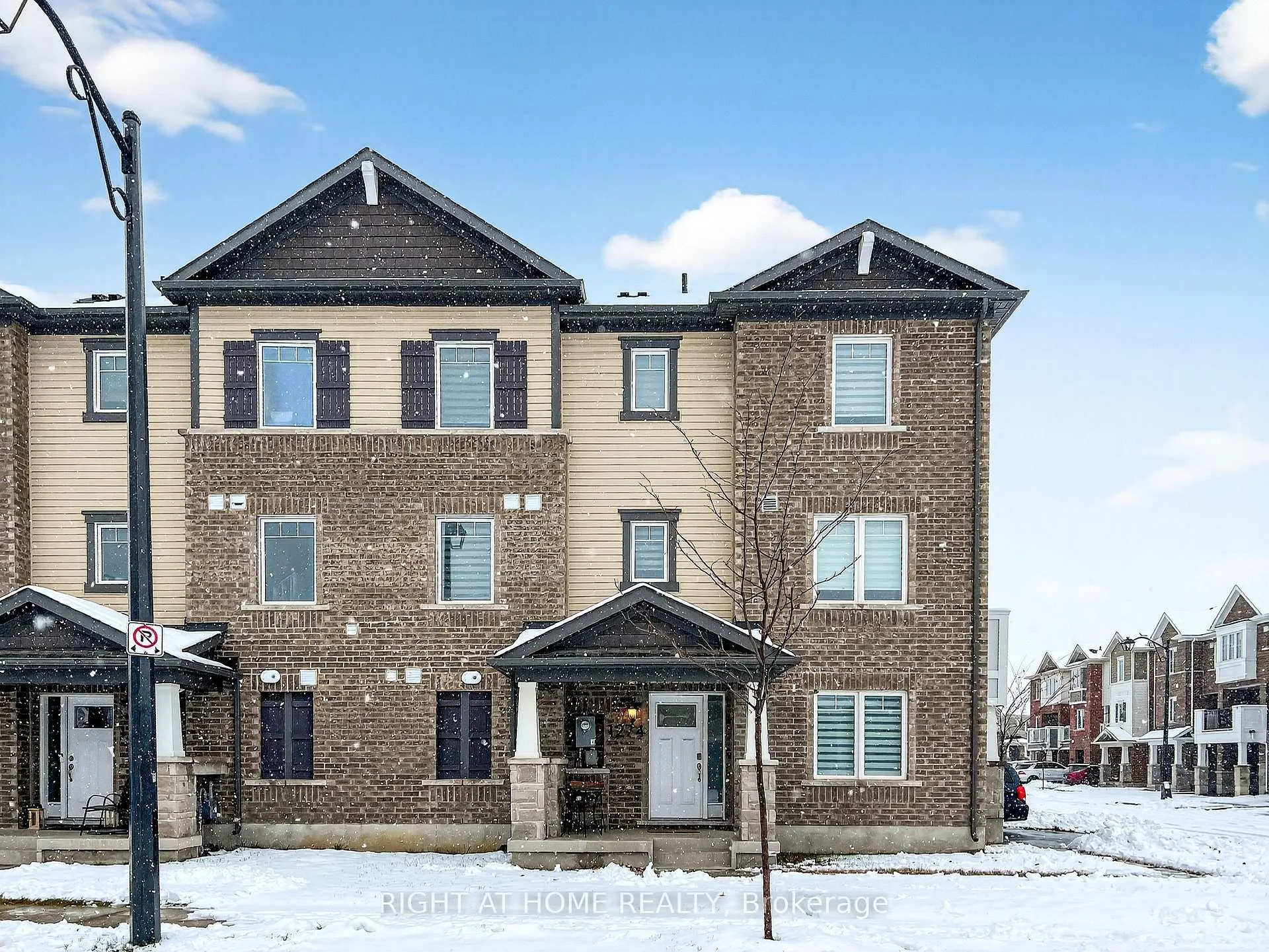 Photo 3 of 1274 Hop Place, Milton, Cobban — HOMEH